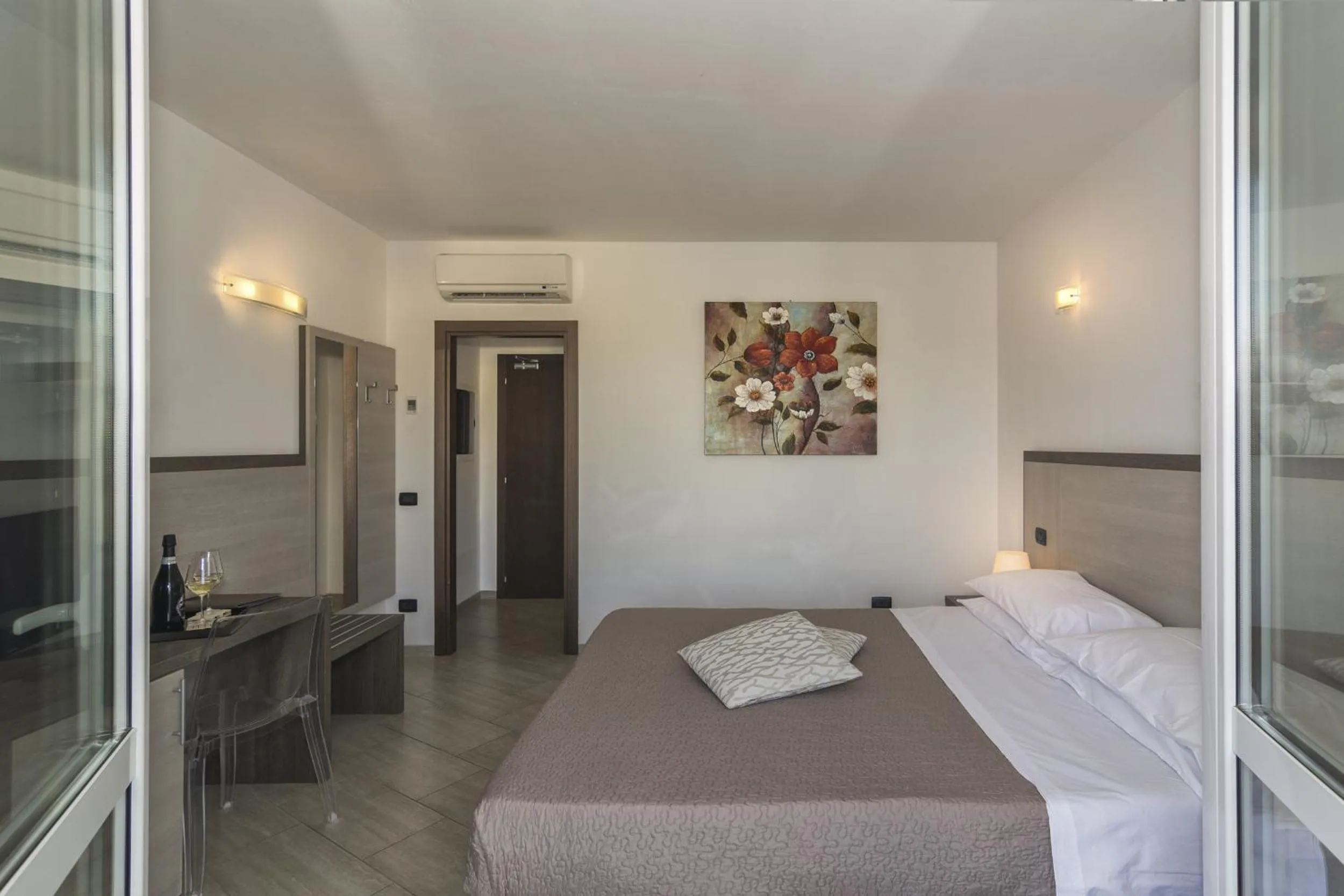 Bed in Hotel Lido Inn