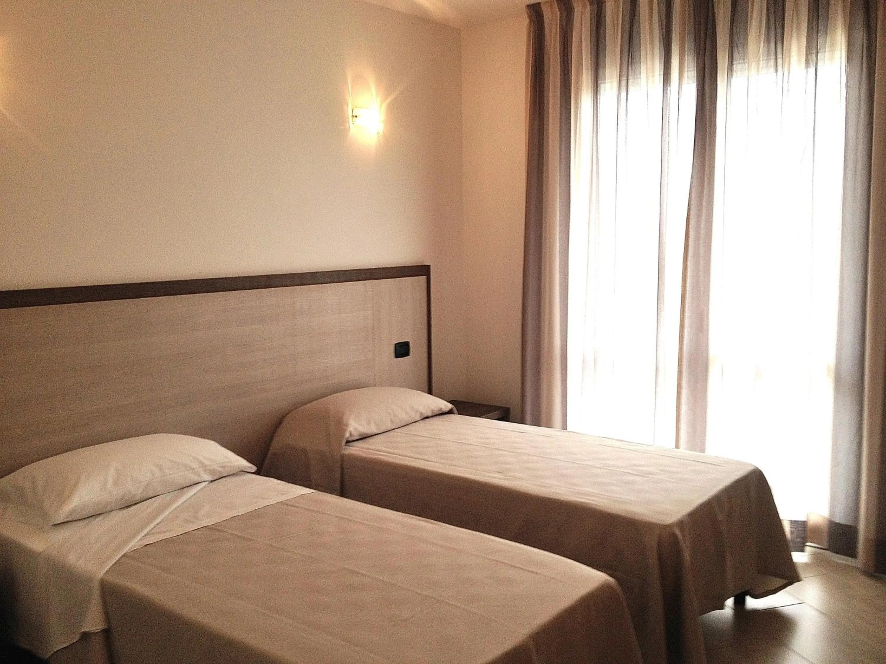 Bedroom, Bed in Hotel Lido Inn