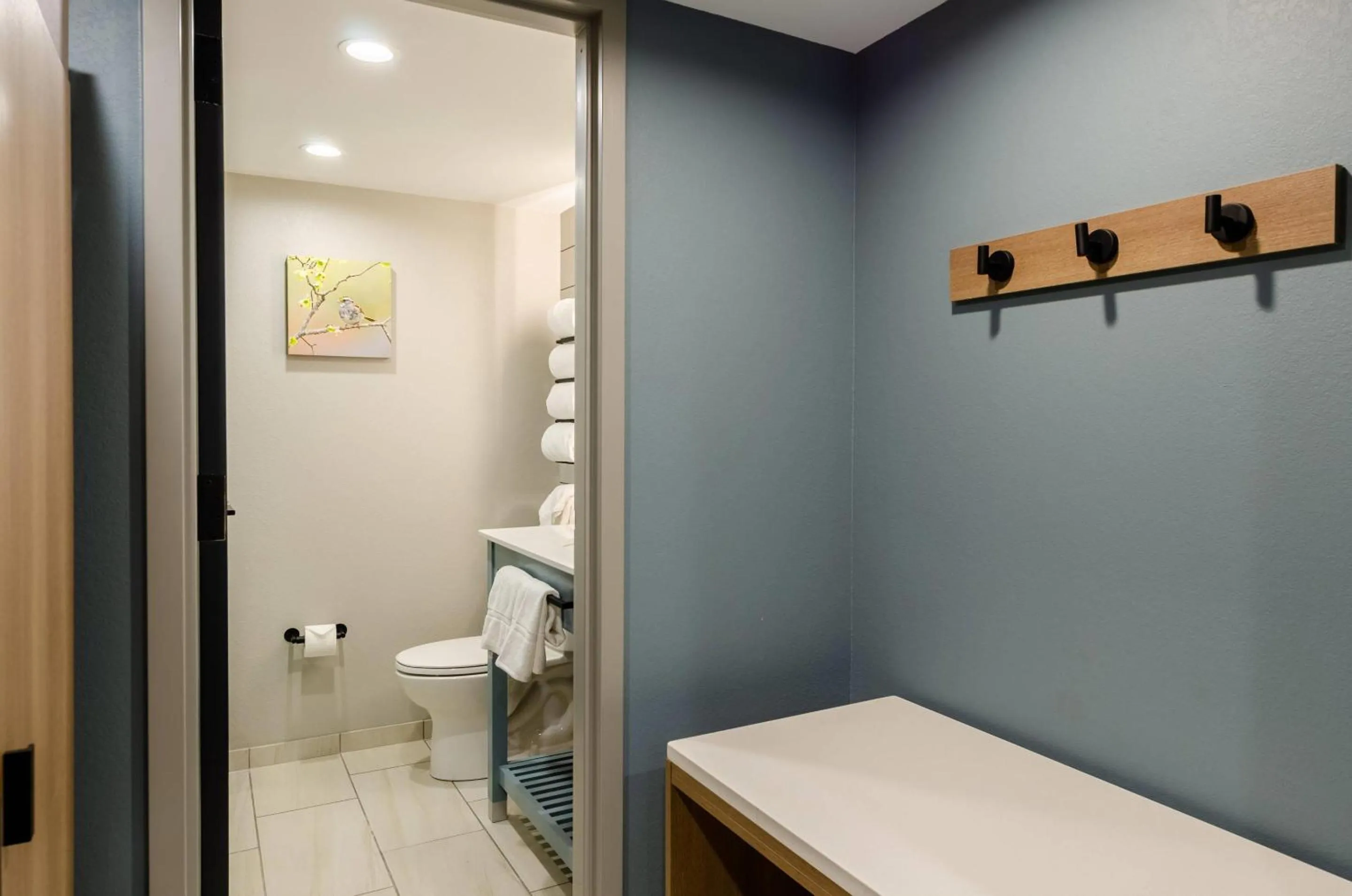 Bedroom in Graystone Lodge, an Ascend Collection Hotel