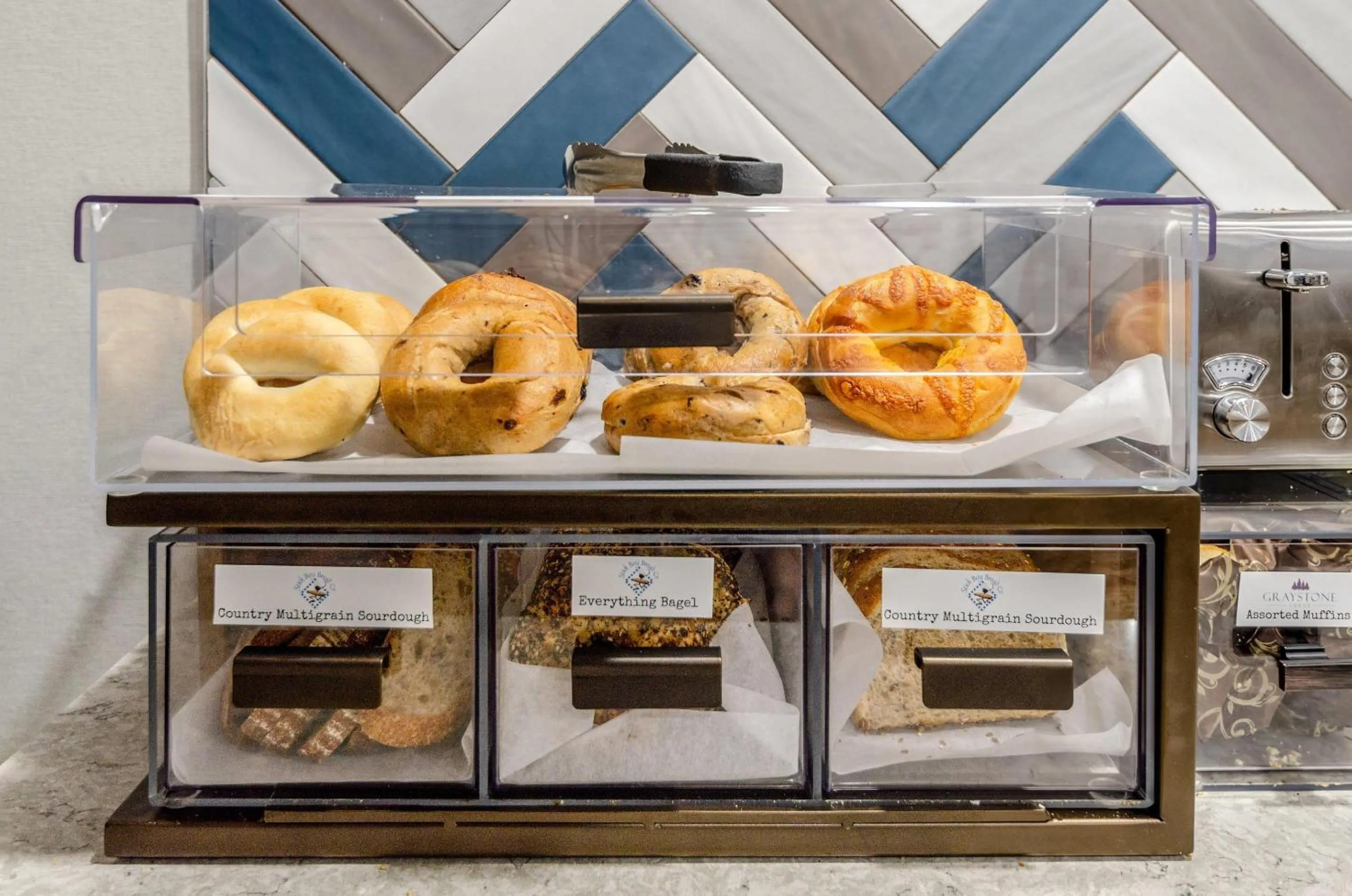 Breakfast in Graystone Lodge, an Ascend Collection Hotel