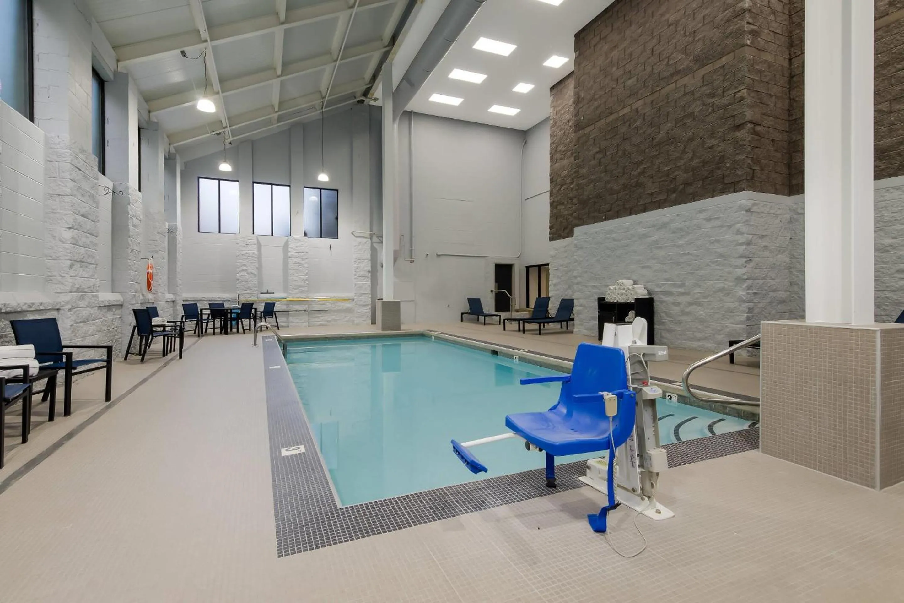 Swimming pool in Graystone Lodge, an Ascend Collection Hotel