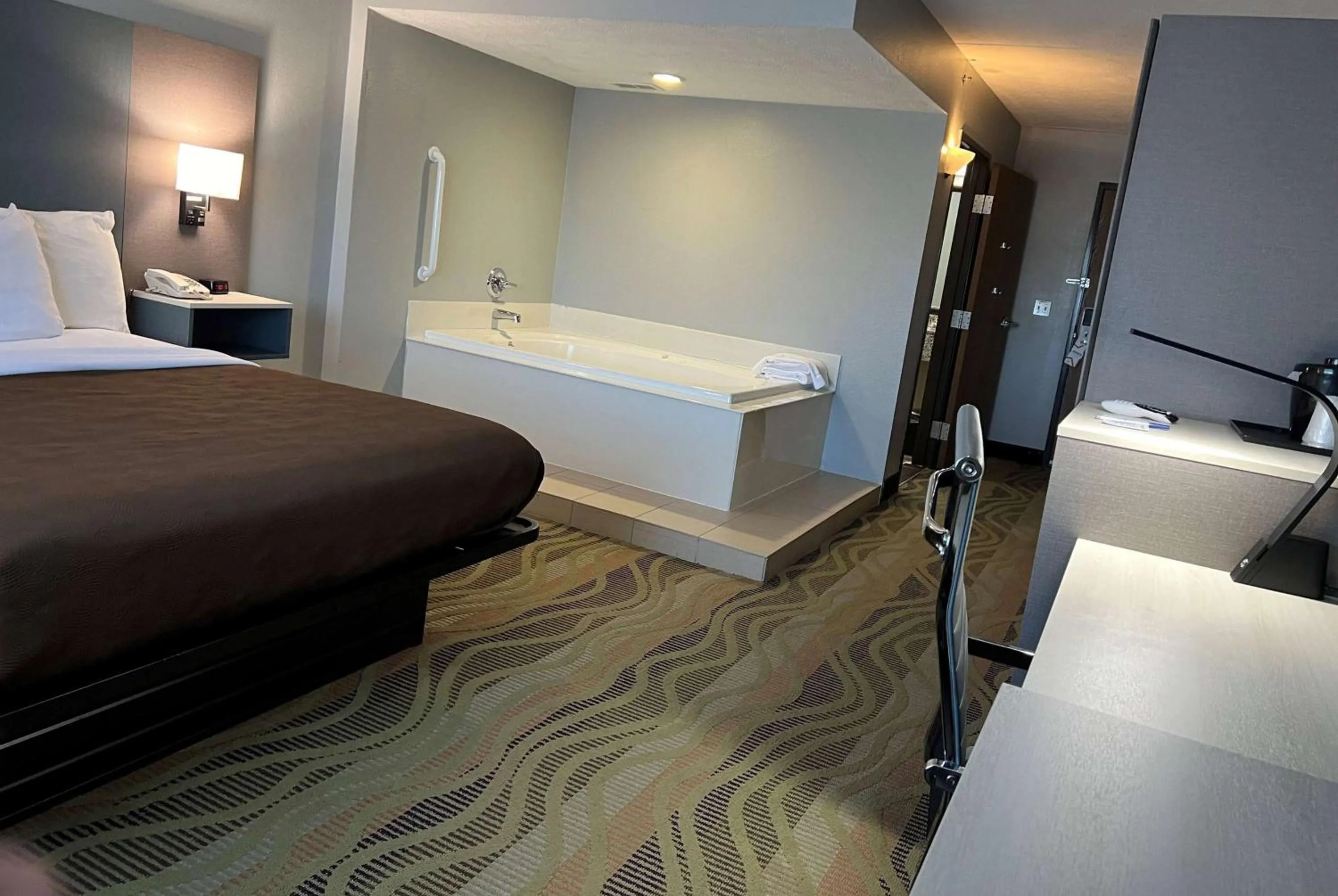 Photo of the whole room, Bed in AmericInn by Wyndham Republic