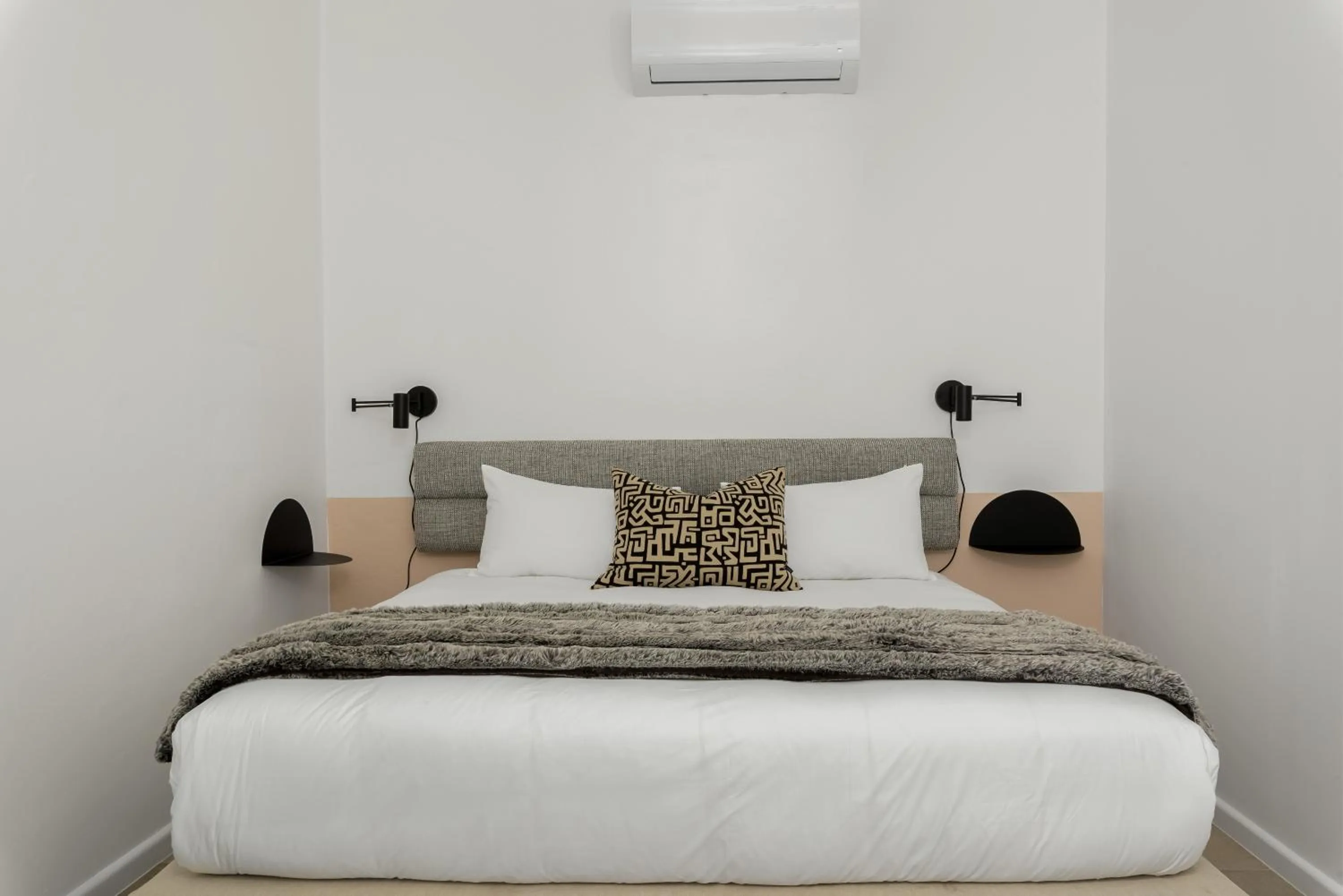 Bed in Neighbourgood Franschhoek