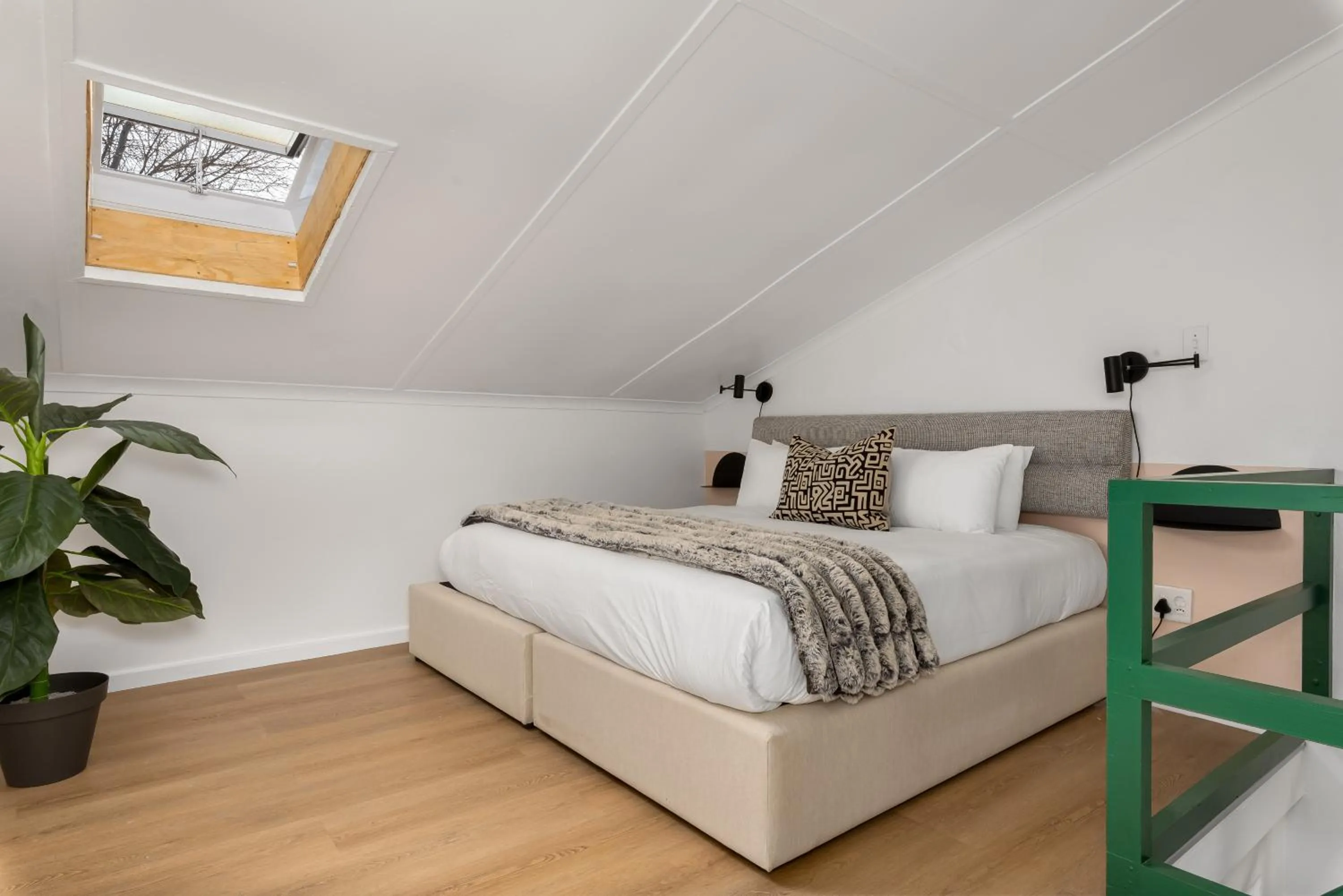 Bedroom, Bed in Neighbourgood Franschhoek