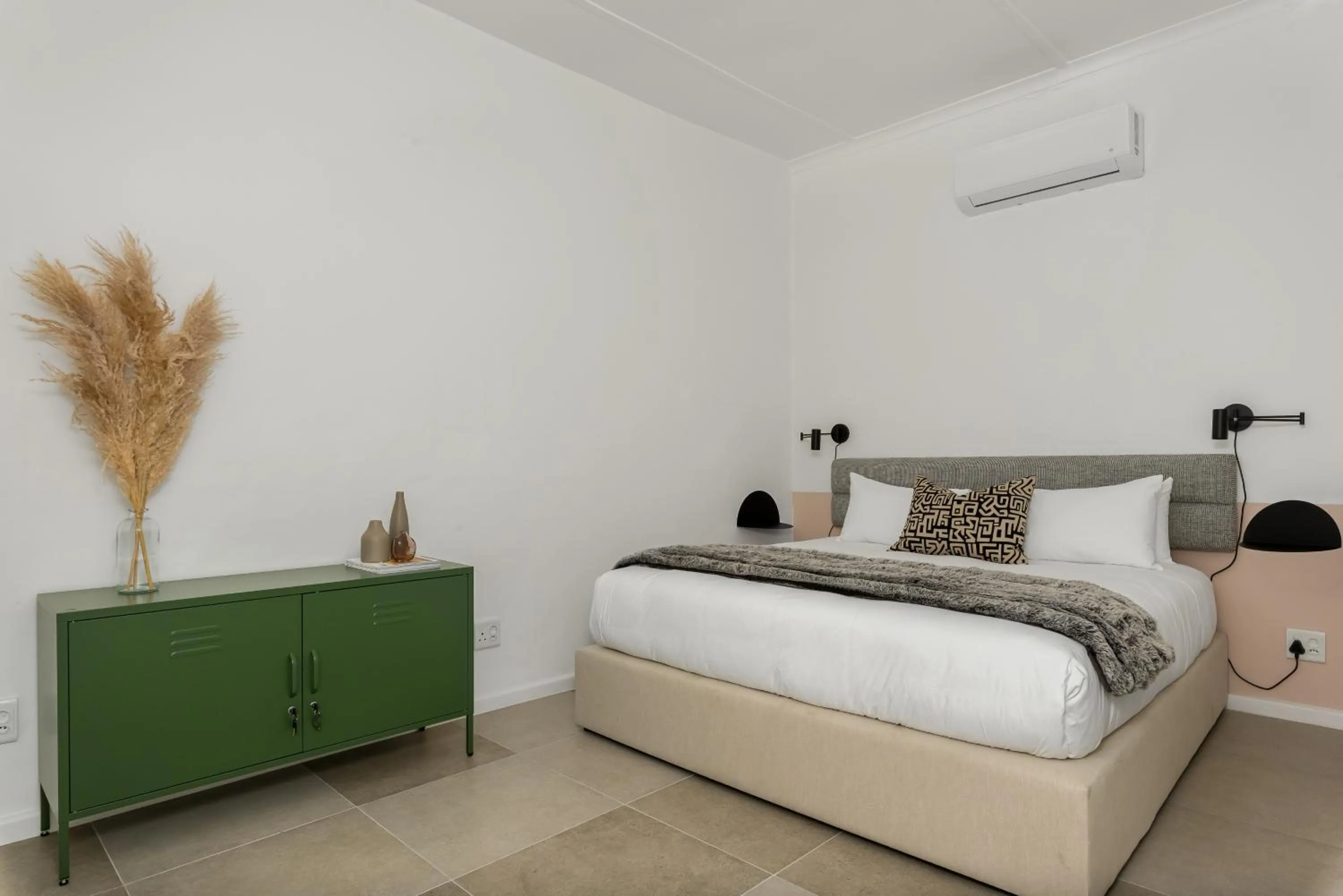 Bed in Neighbourgood Franschhoek