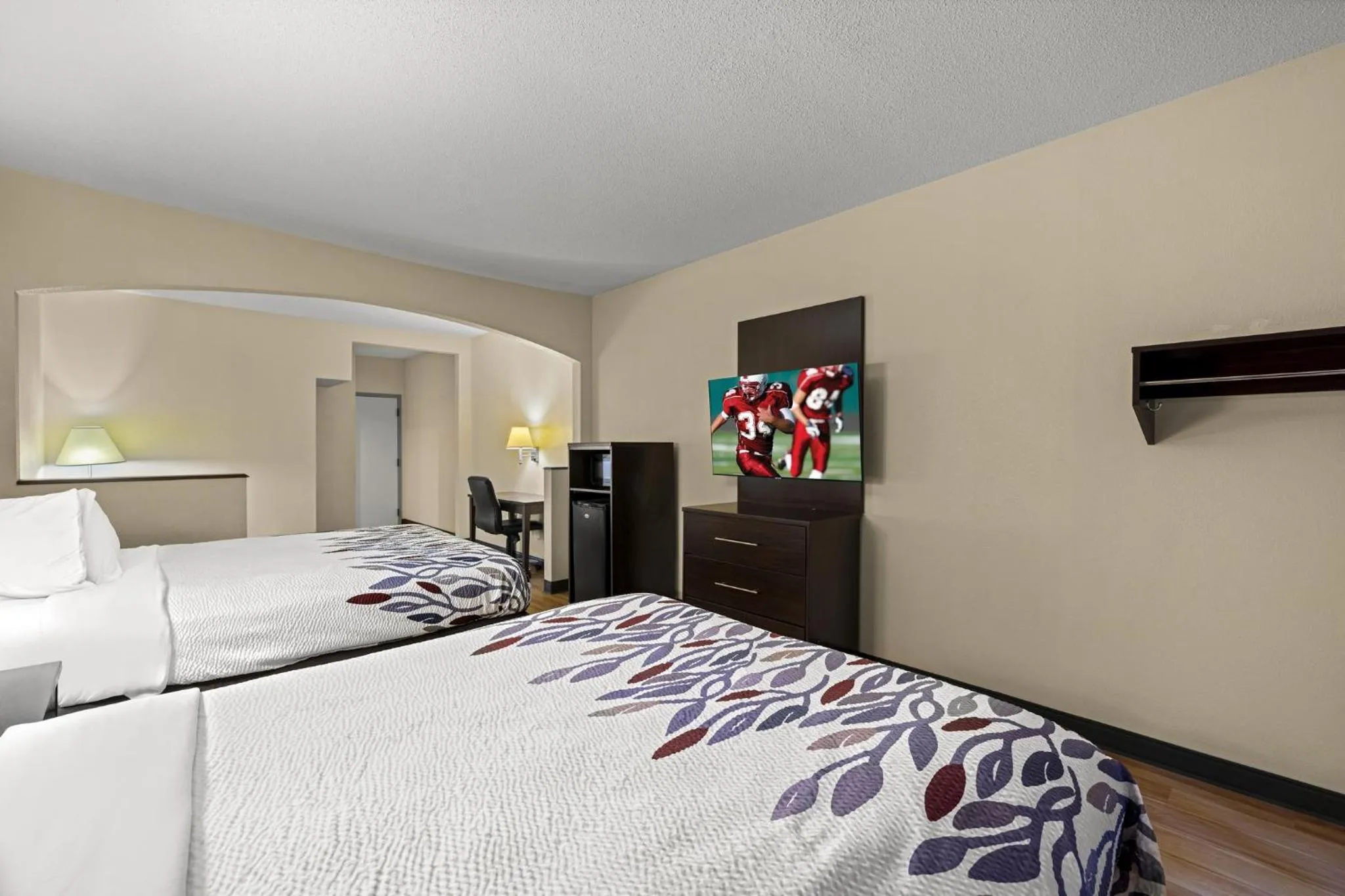 Bedroom, Bed in Red Roof Inn & Suites Albany, GA