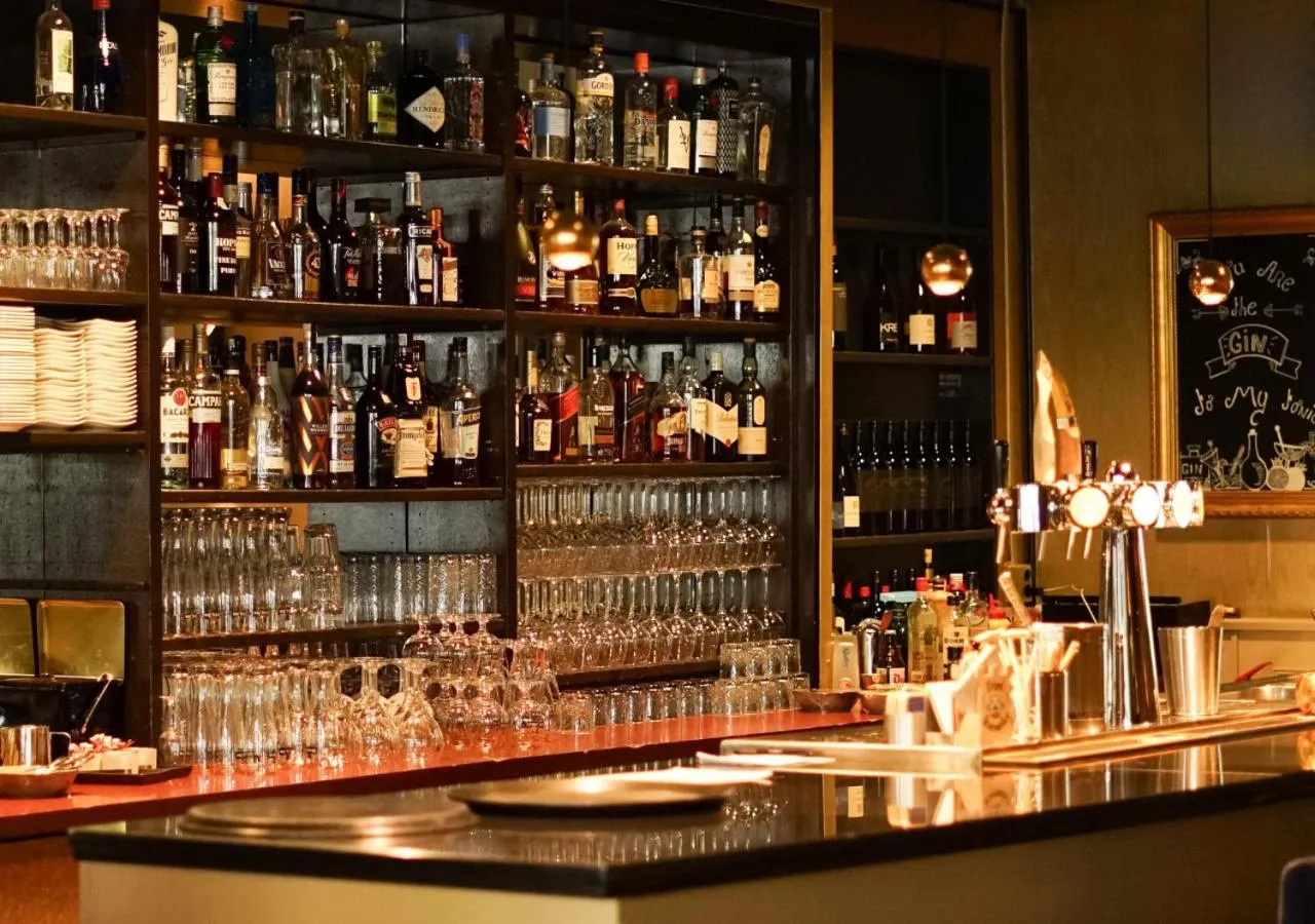 Lounge or bar in Amrâth Berghotel Amersfoort