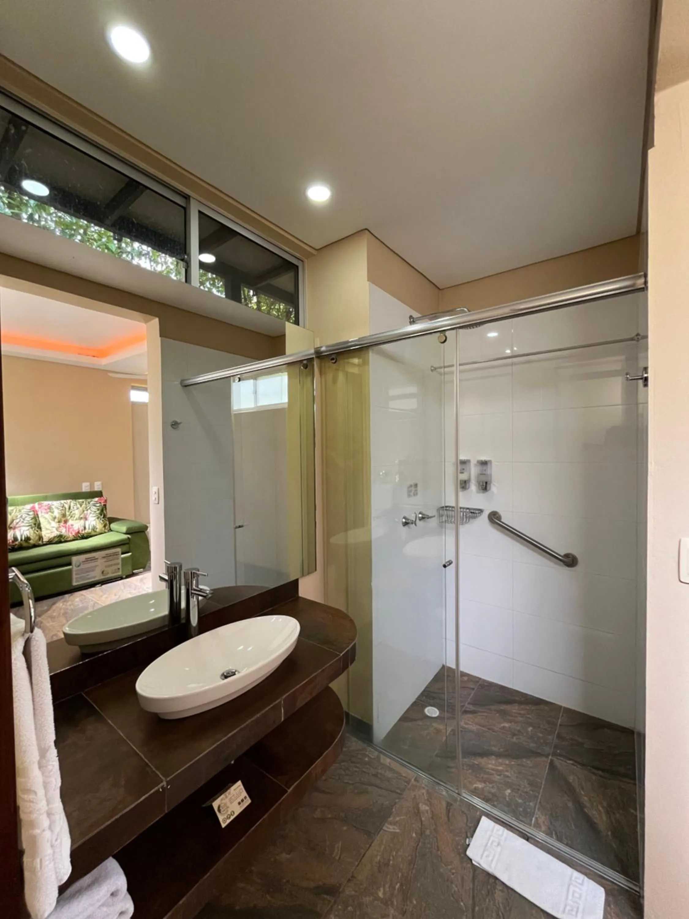 Shower in Natura Reservado - Hoteles Natura