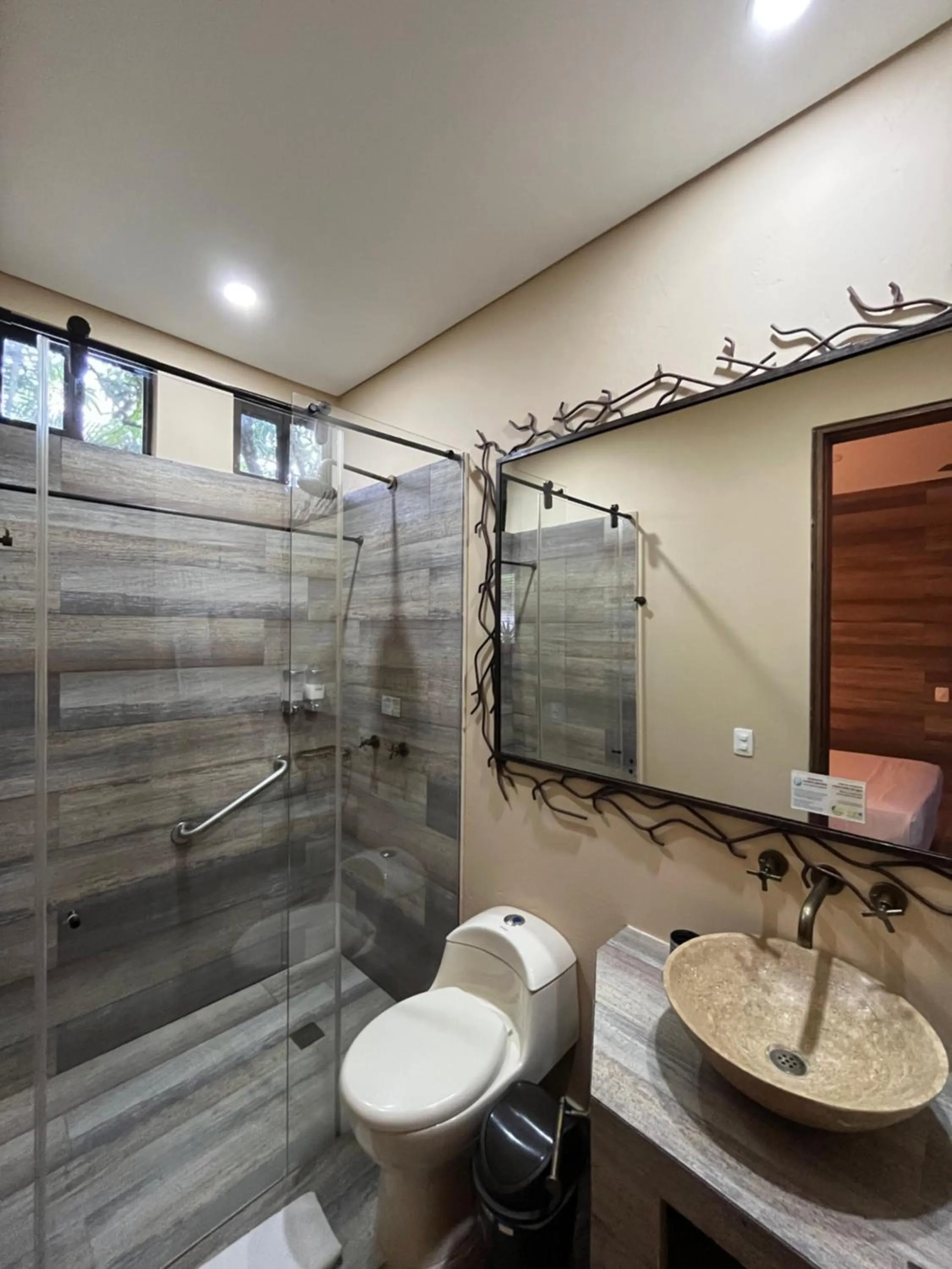 Shower in Natura Reservado - Hoteles Natura