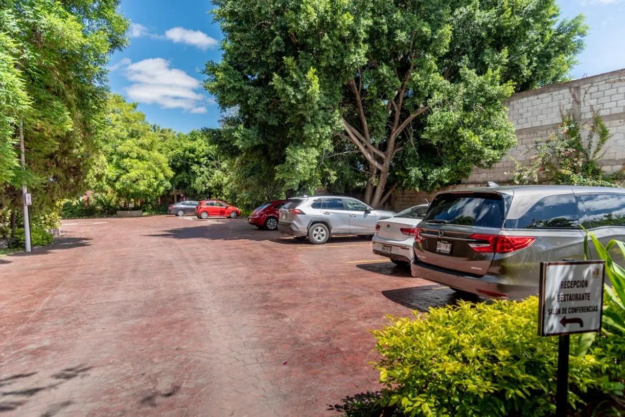 Parking in El Molino Hotel Boutique