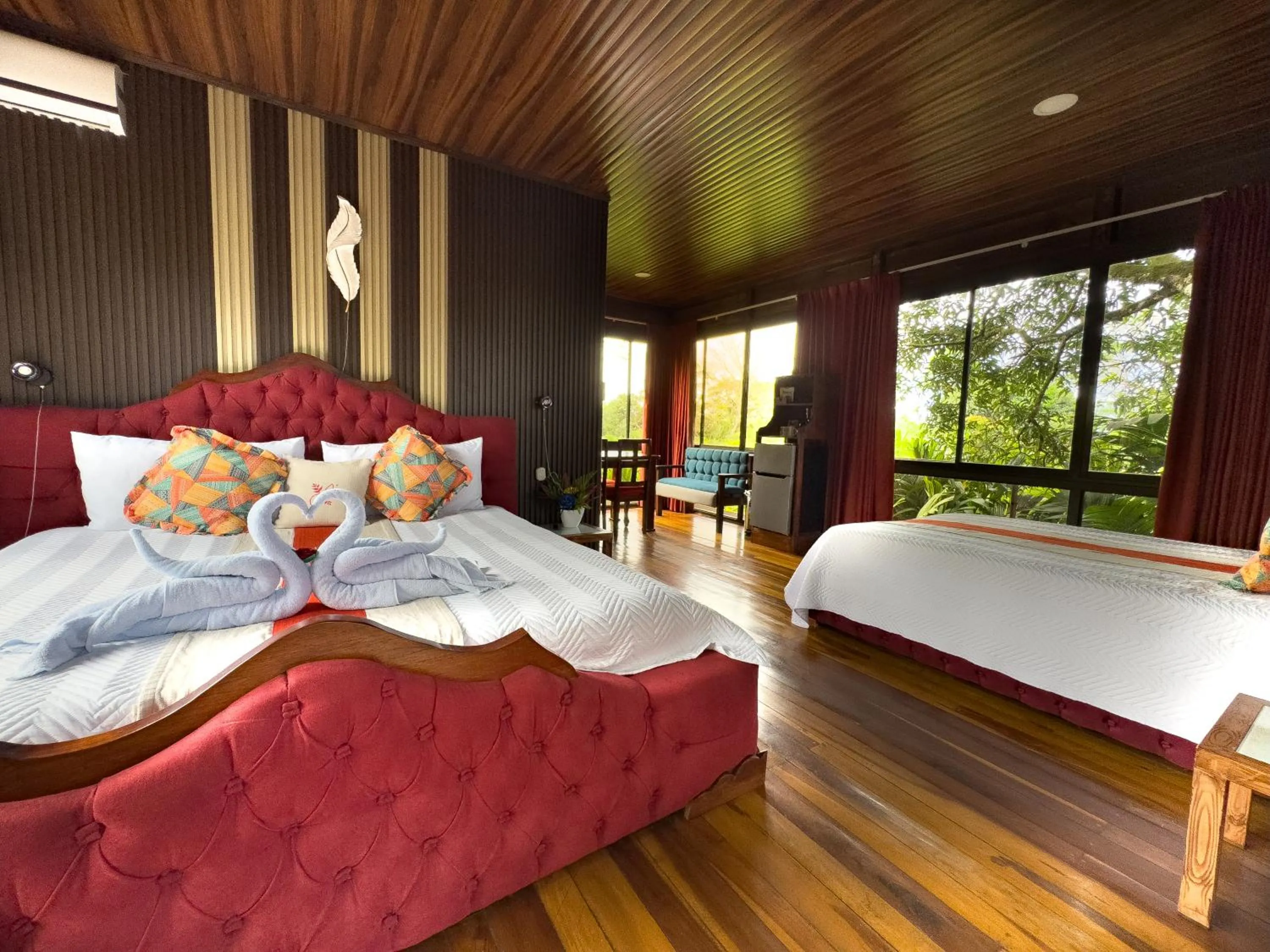 Bed in Hotel Heliconias Nature Inn & Hot Springs