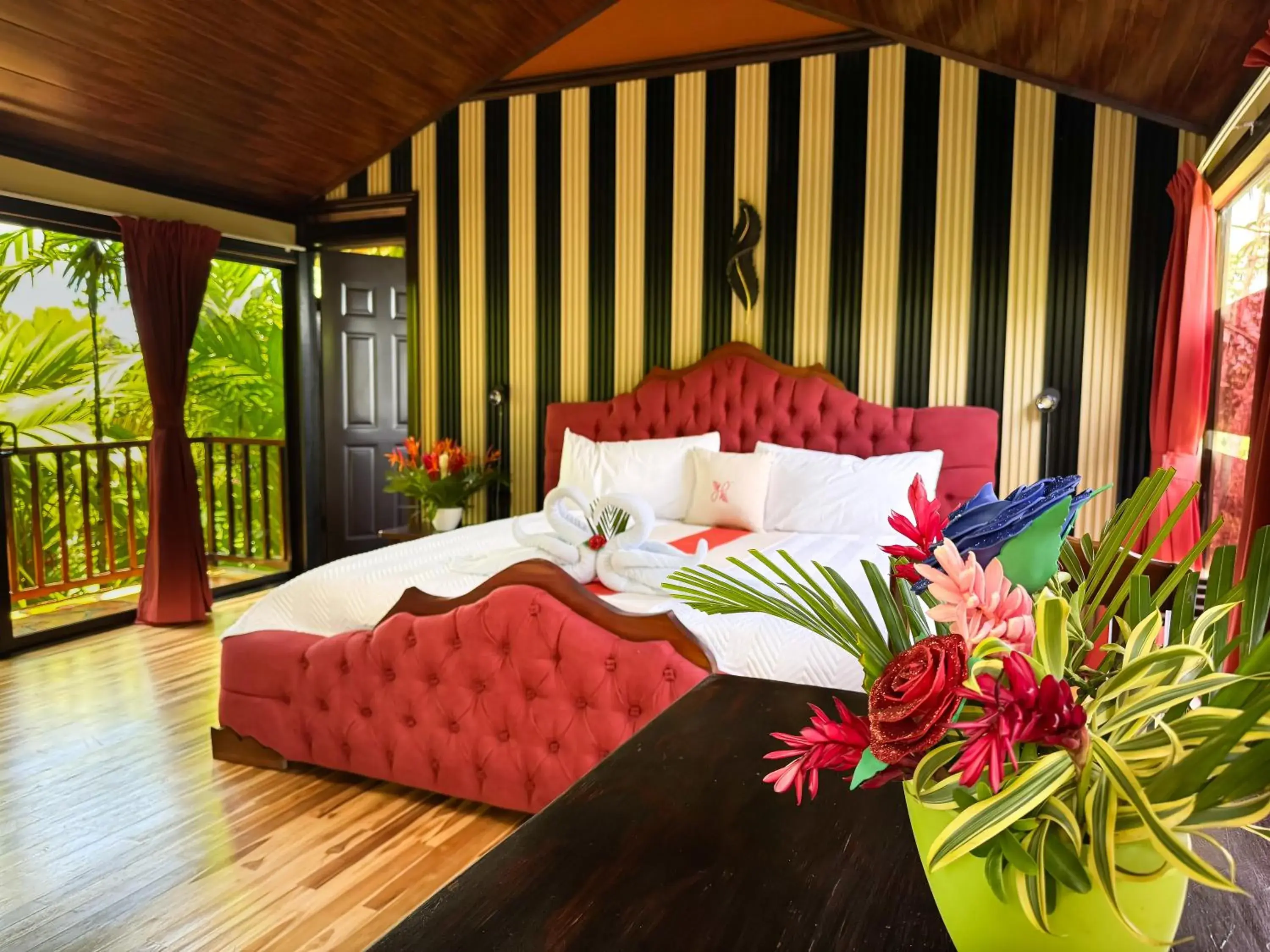 Premium TreeHouse with Bathtub in Hotel Heliconias Nature Inn & Hot Springs Premium TreeHouse with Bathtub in Hotel Heliconias Nature Inn & Hot Springs