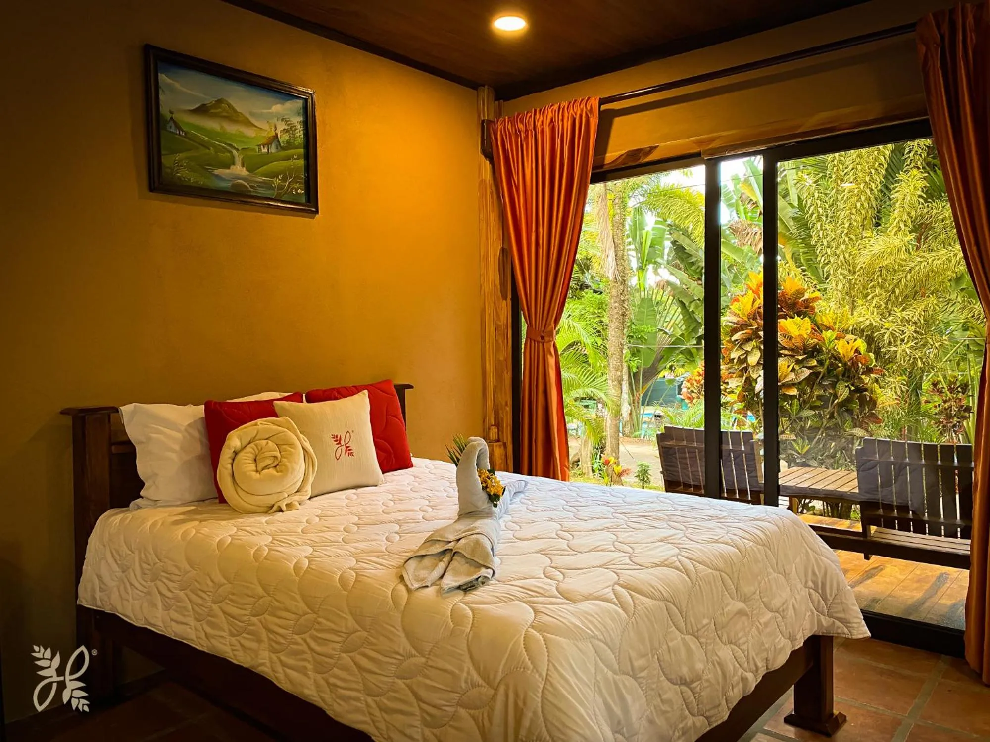 Bed in Hotel Heliconias Nature Inn & Hot Springs