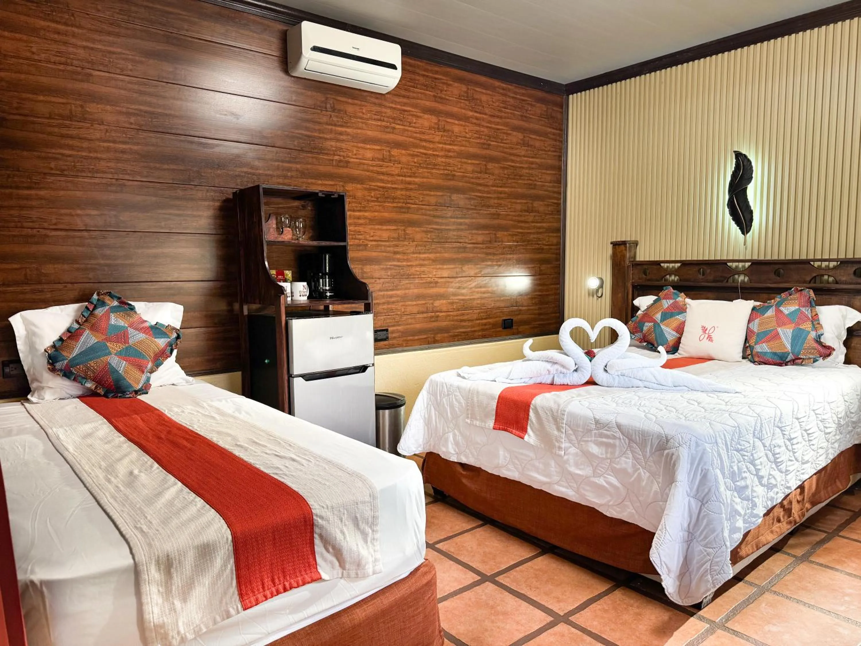 Bed in Hotel Heliconias Nature Inn & Hot Springs