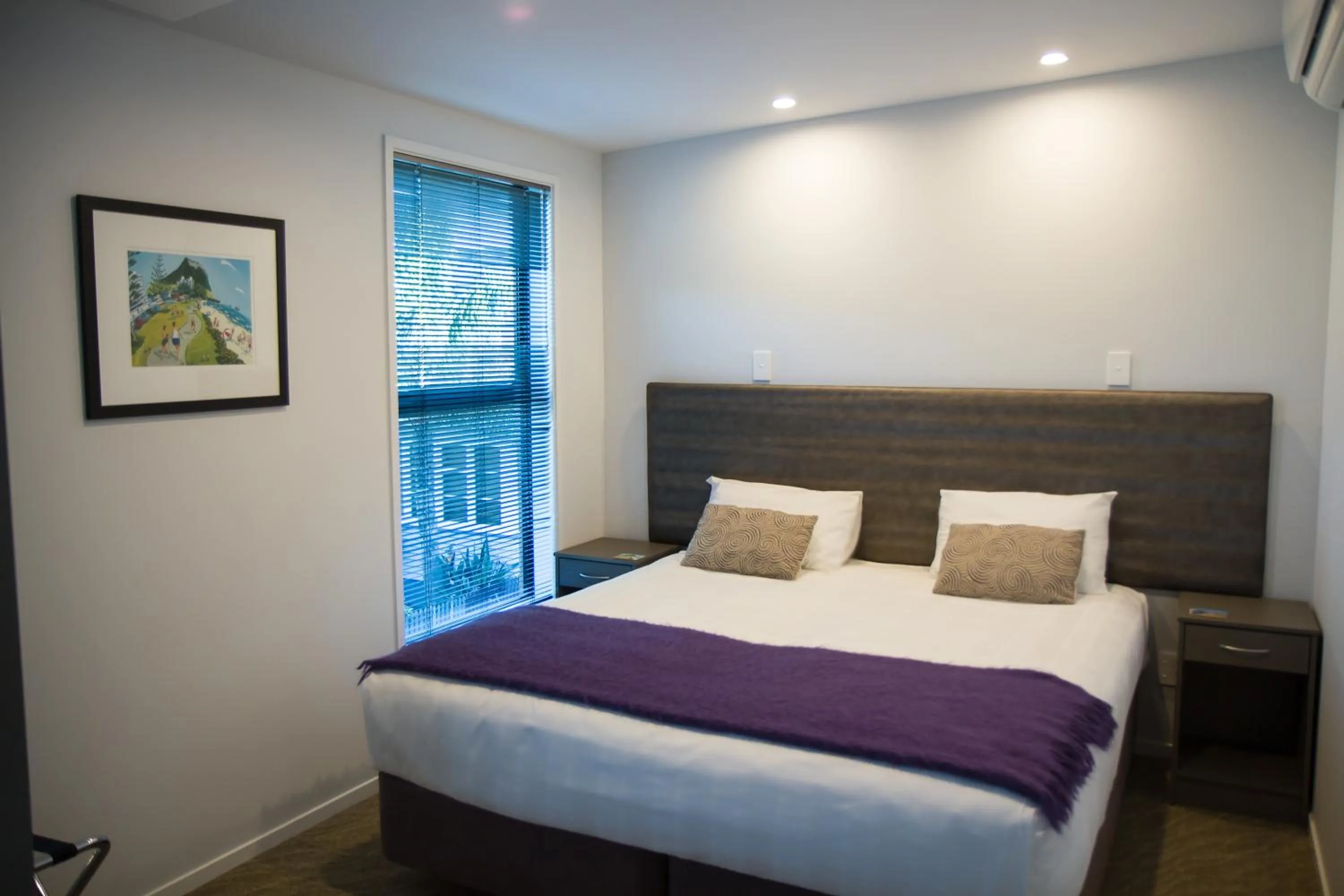 Bedroom, Bed in 850 Cameron Motel