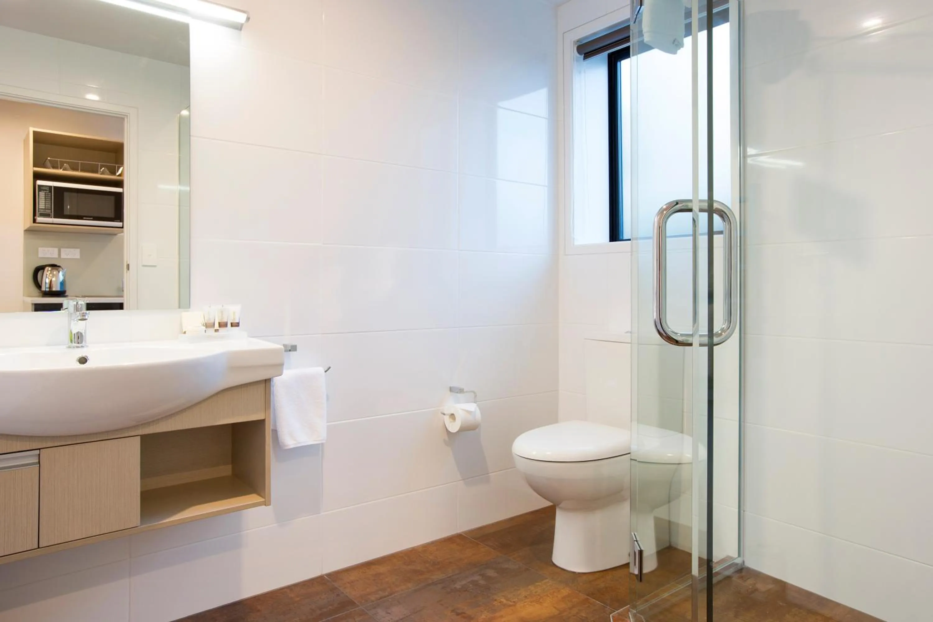 Bathroom in 850 Cameron Motel