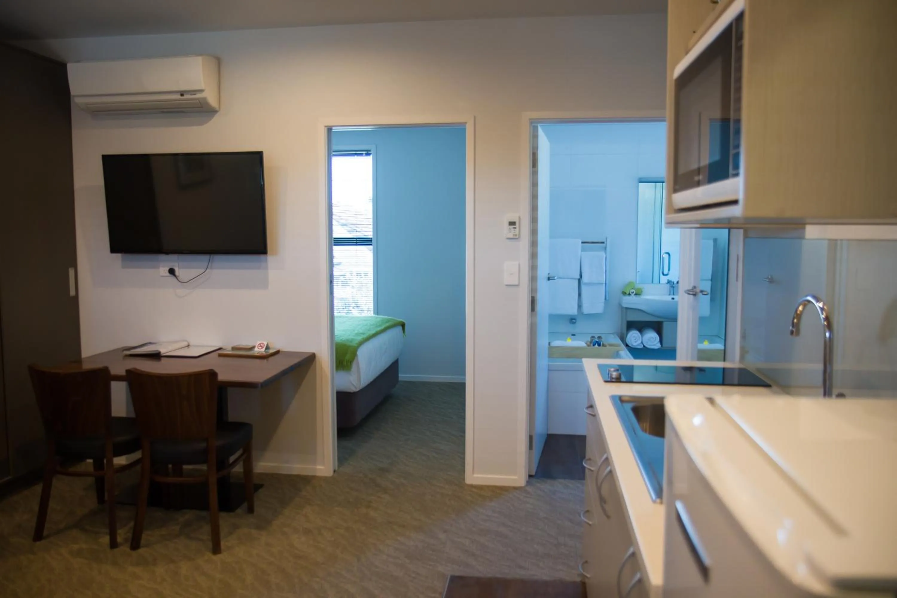 Living room in 850 Cameron Motel