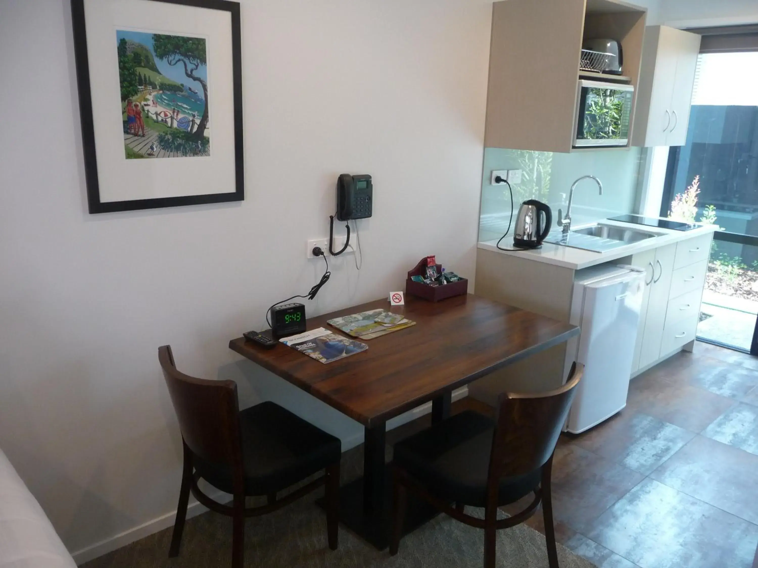 Executive Studio in 850 Cameron Motel Executive Studio in 850 Cameron Motel