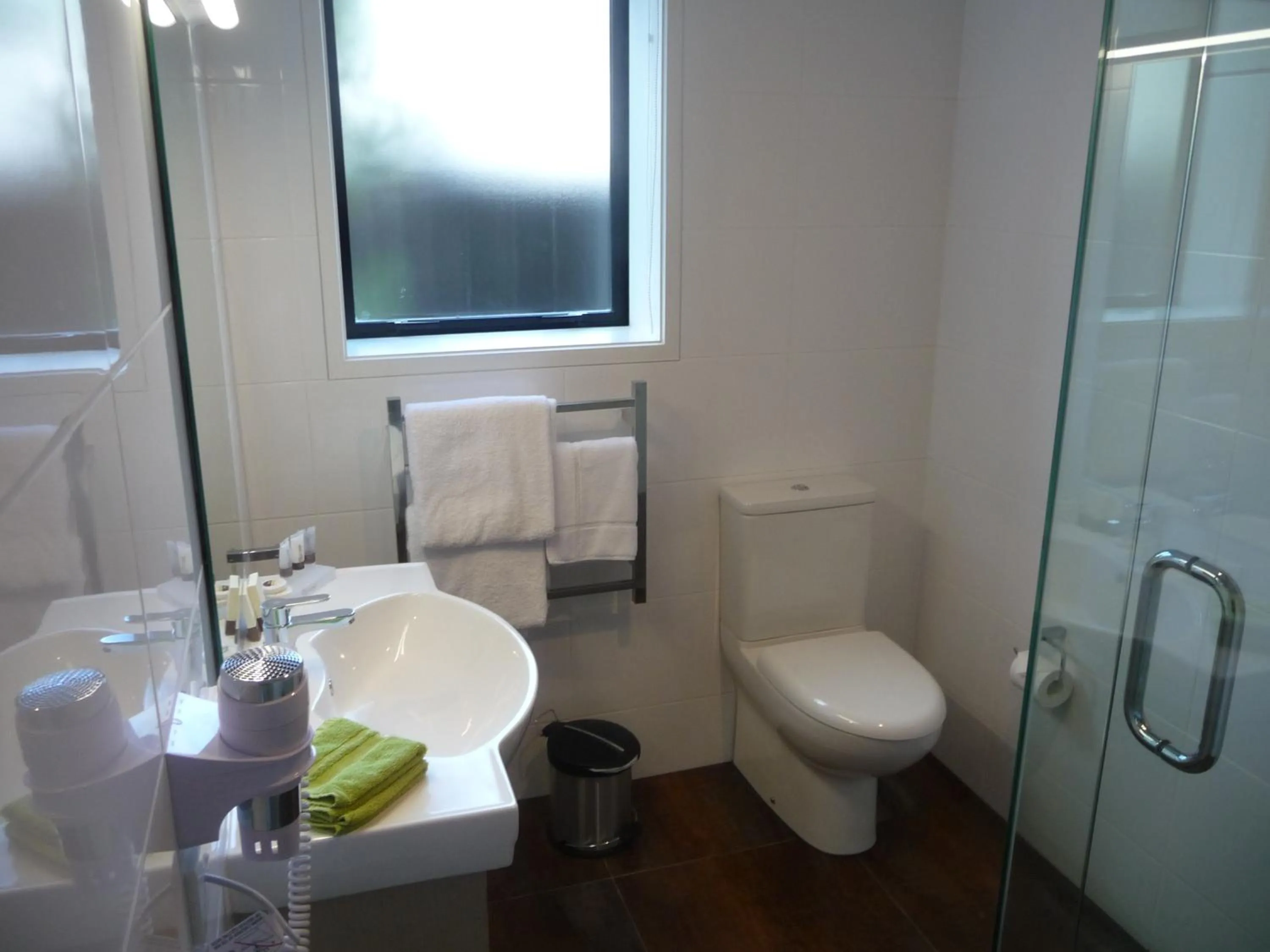 Bedroom in 850 Cameron Motel