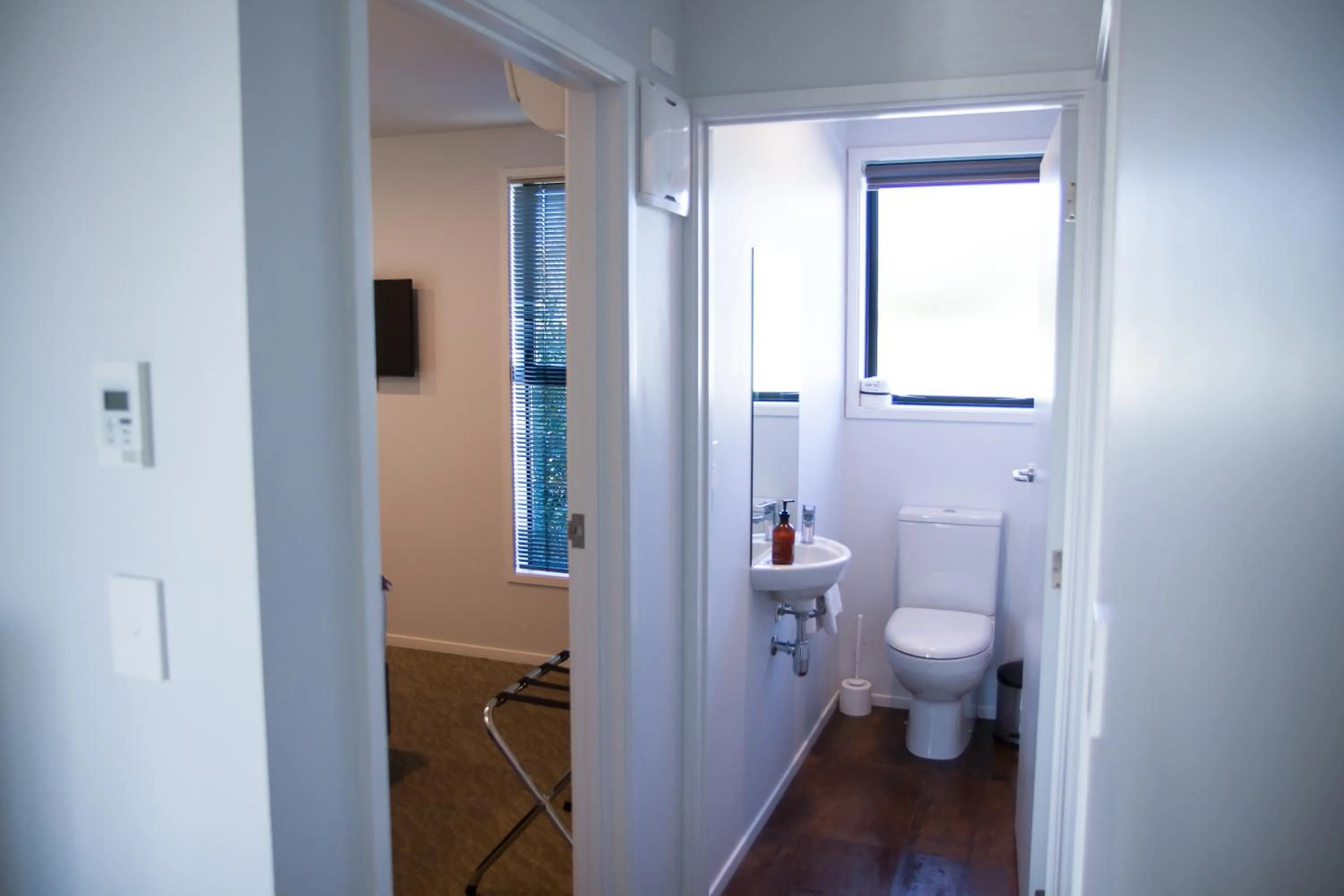 Bathroom in 850 Cameron Motel