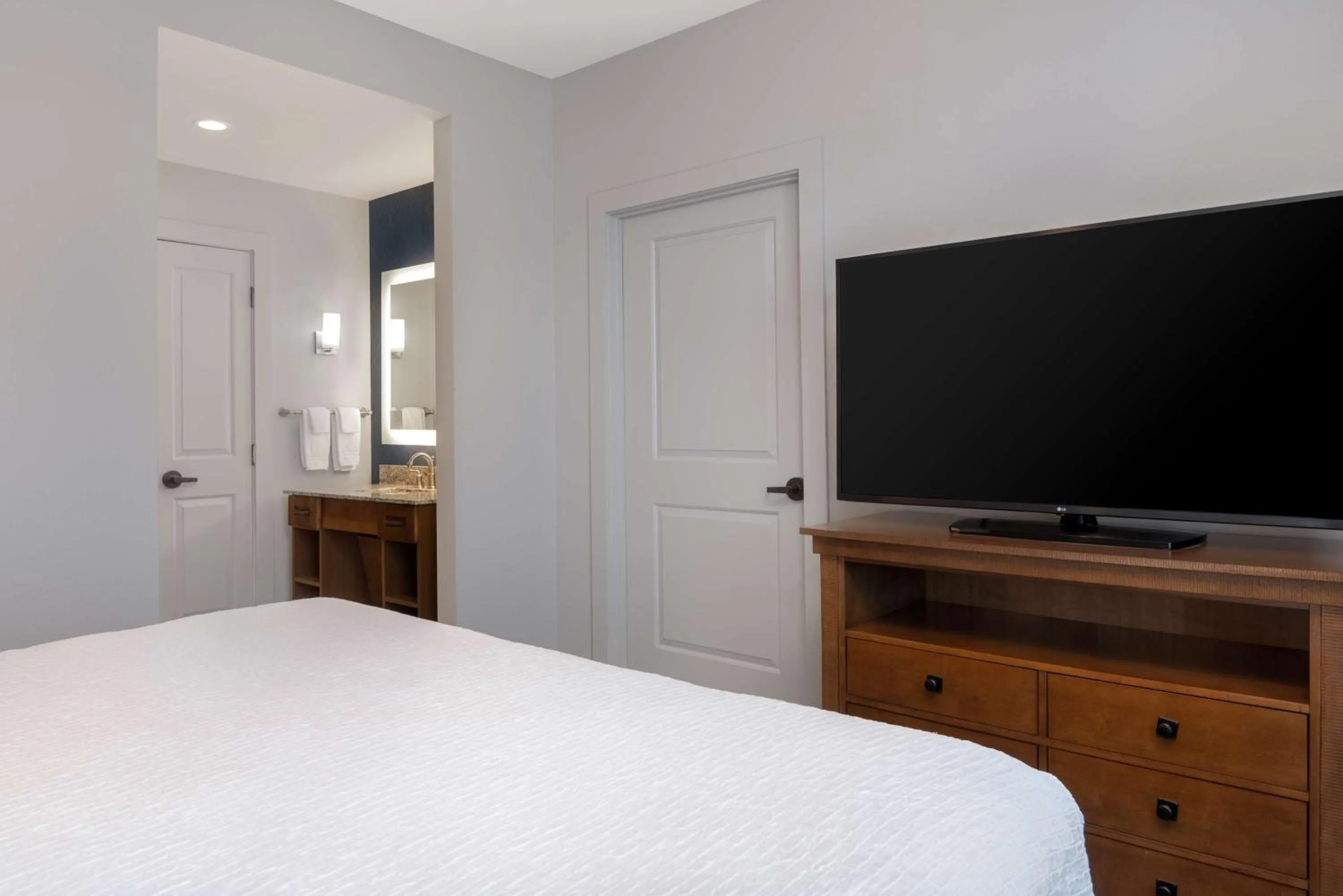 Bed in Homewood Suites by Hilton Billings