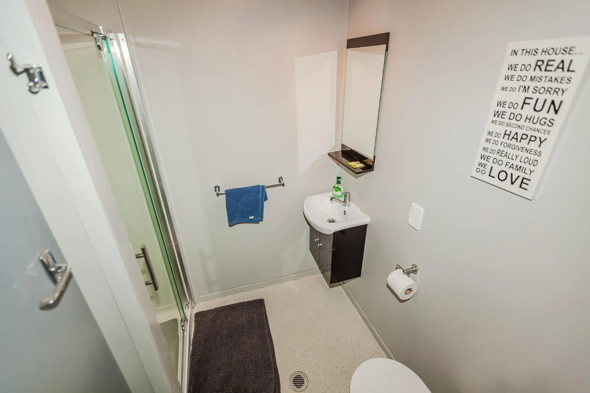 Shower in Ivorytowers Accommodation