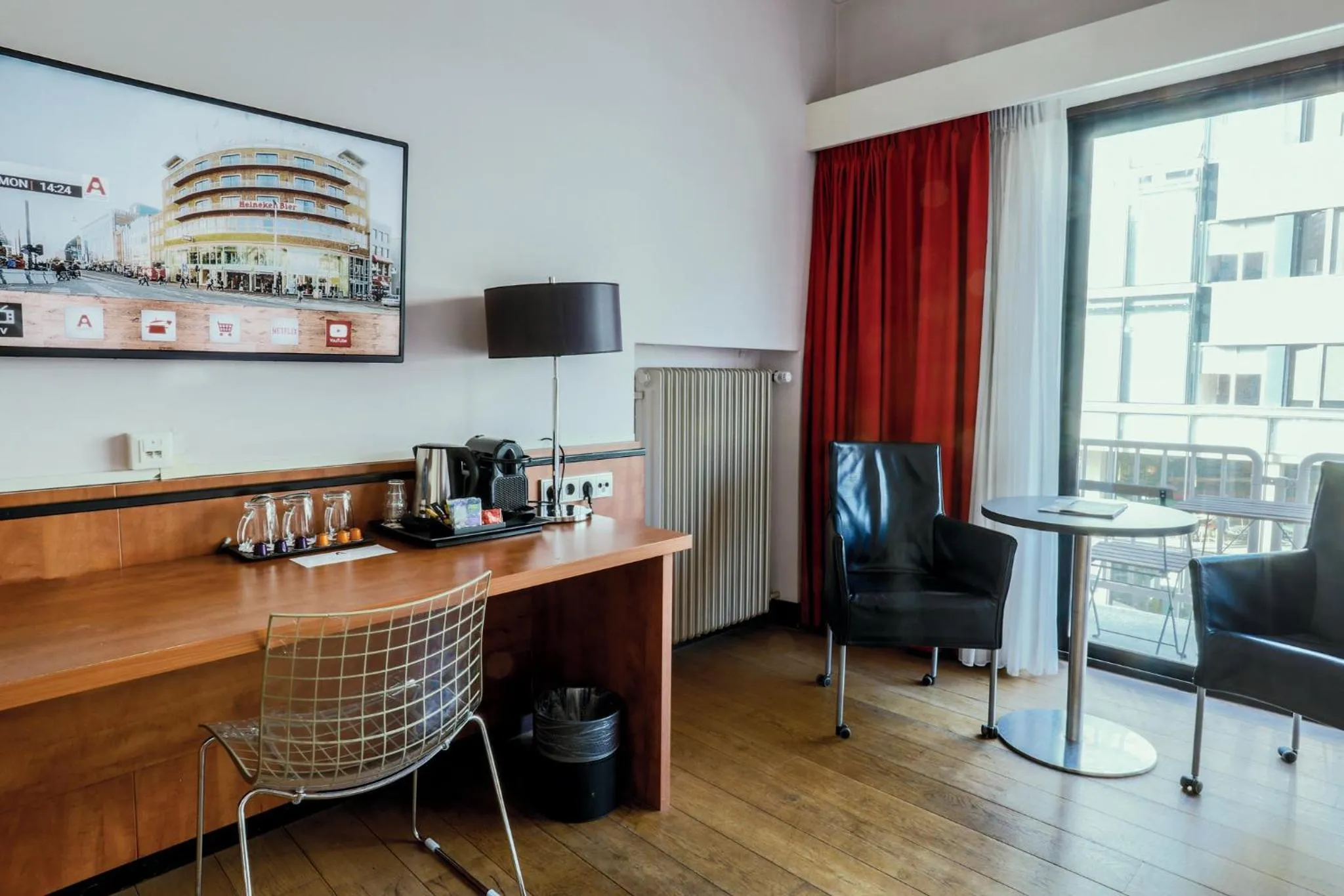 Photo of the whole room in Leonardo Hotel Utrecht City Center