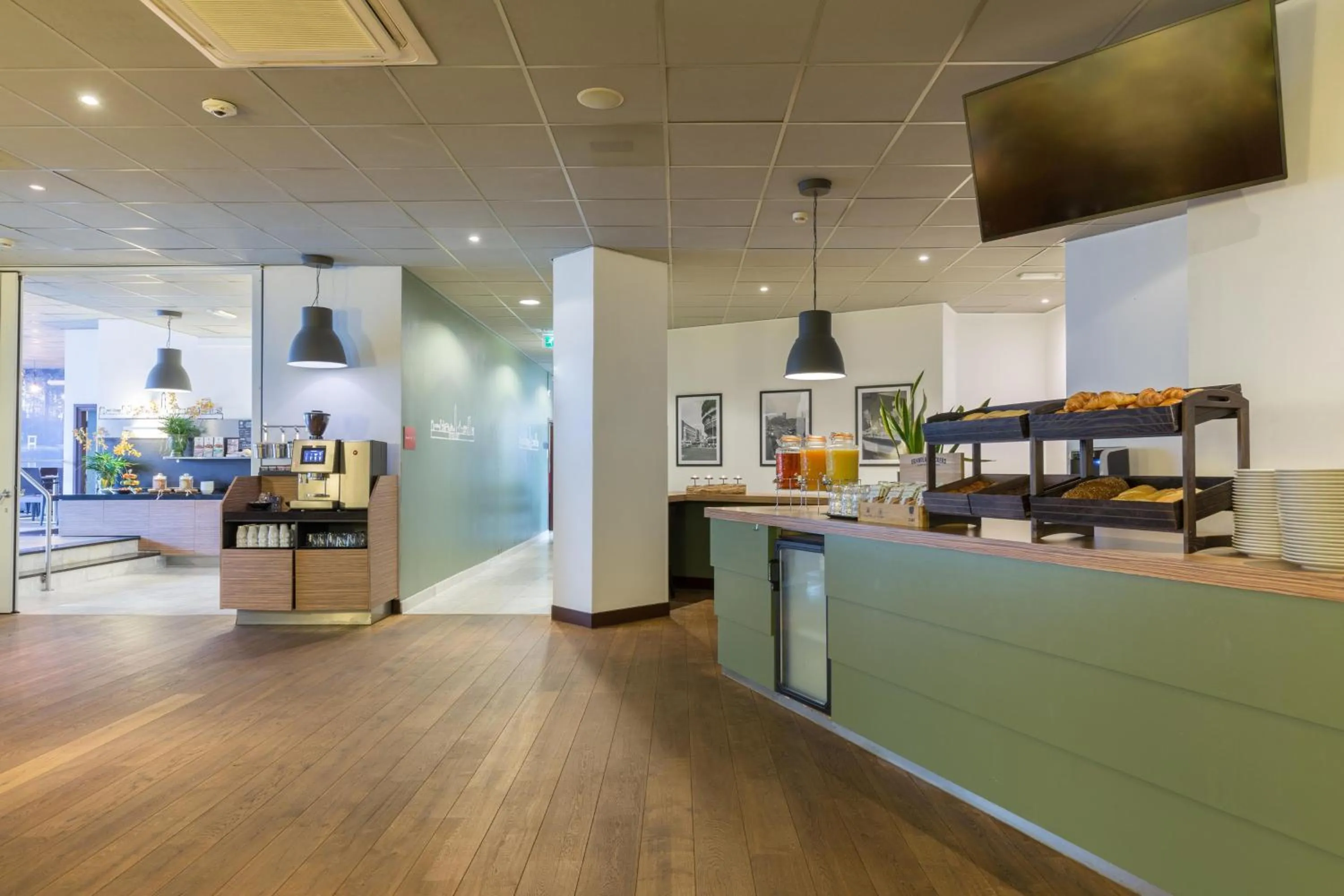 Breakfast in Leonardo Hotel Utrecht City Center