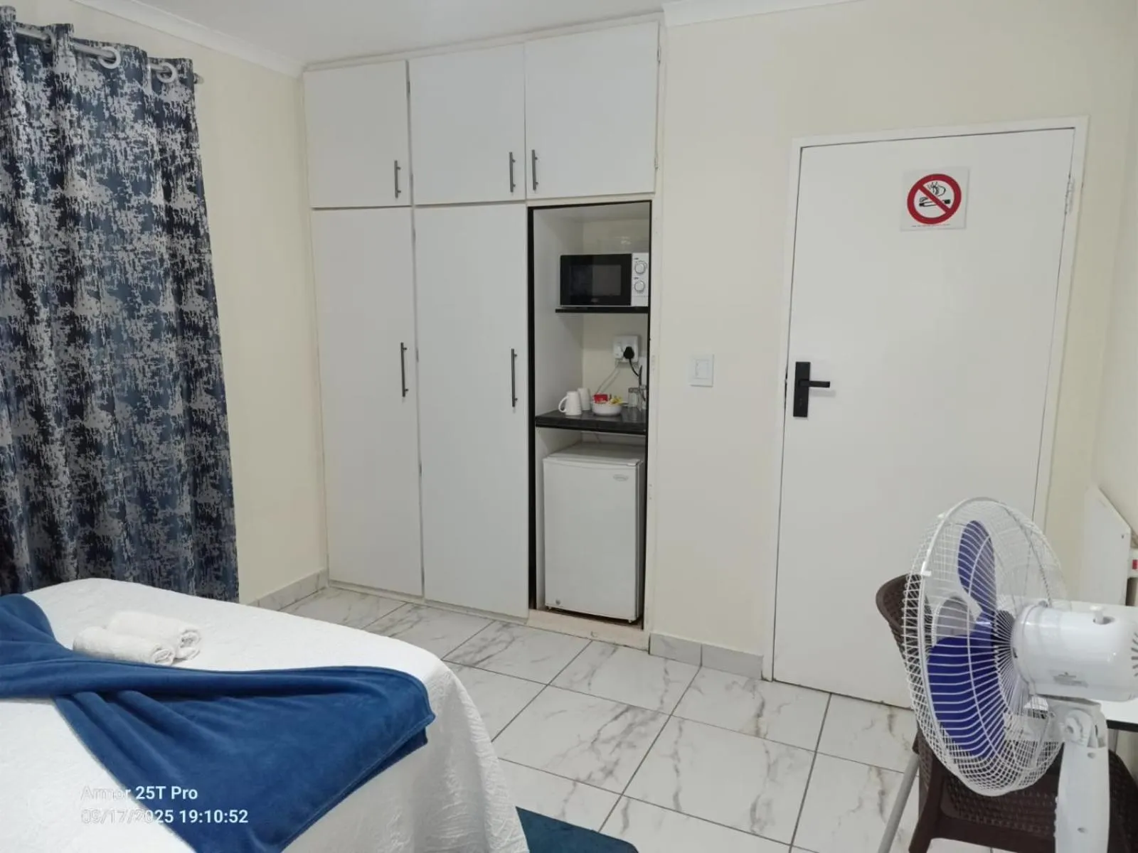 Bed in Meredale Lodge