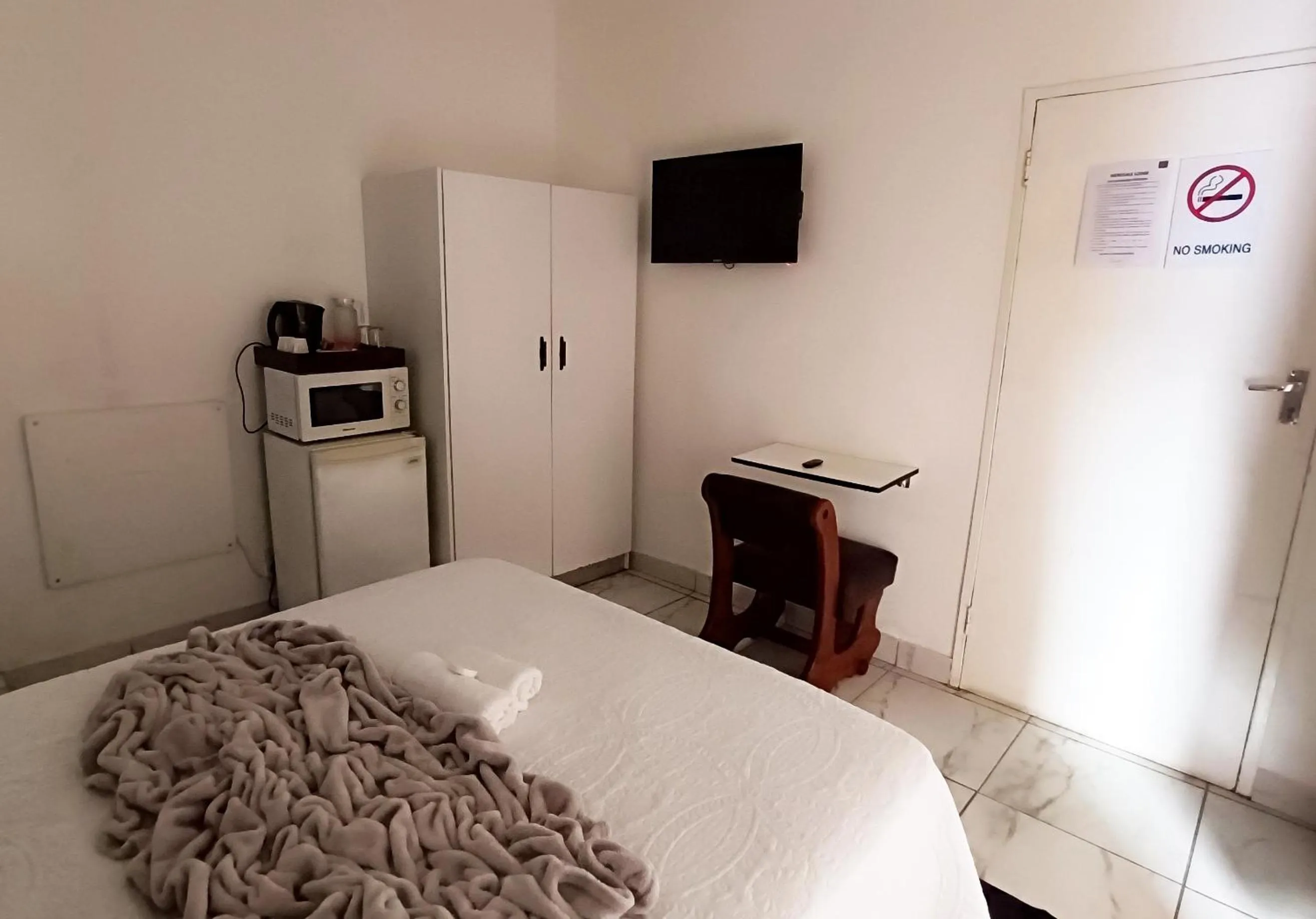 TV and multimedia, Bed in Meredale Lodge