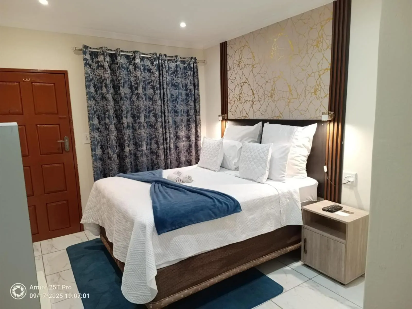 Bed in Meredale Lodge