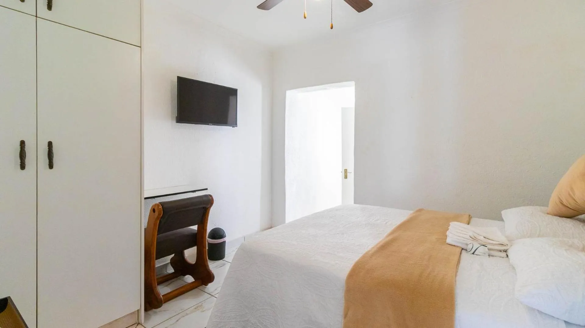 Bed in Meredale Lodge