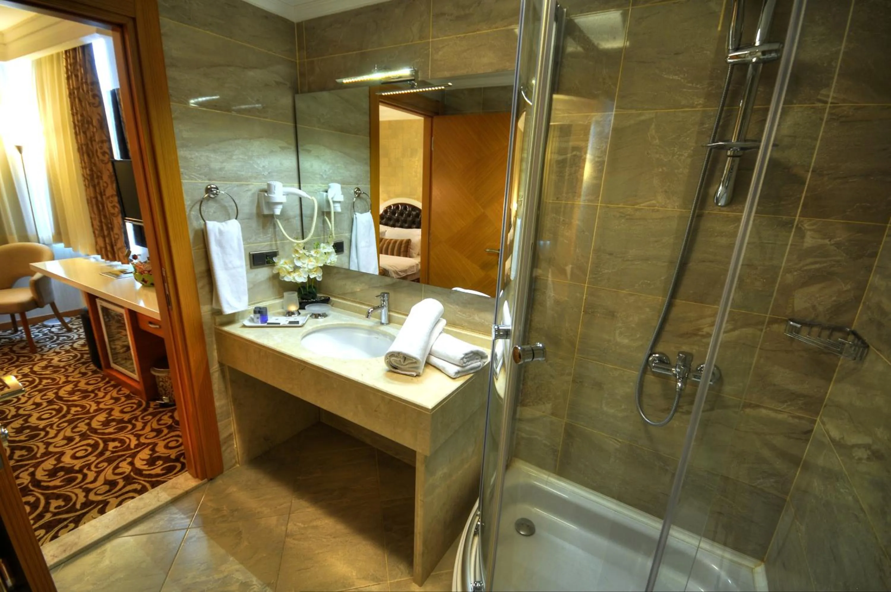 Bathroom in Golden Deluxe Hotel