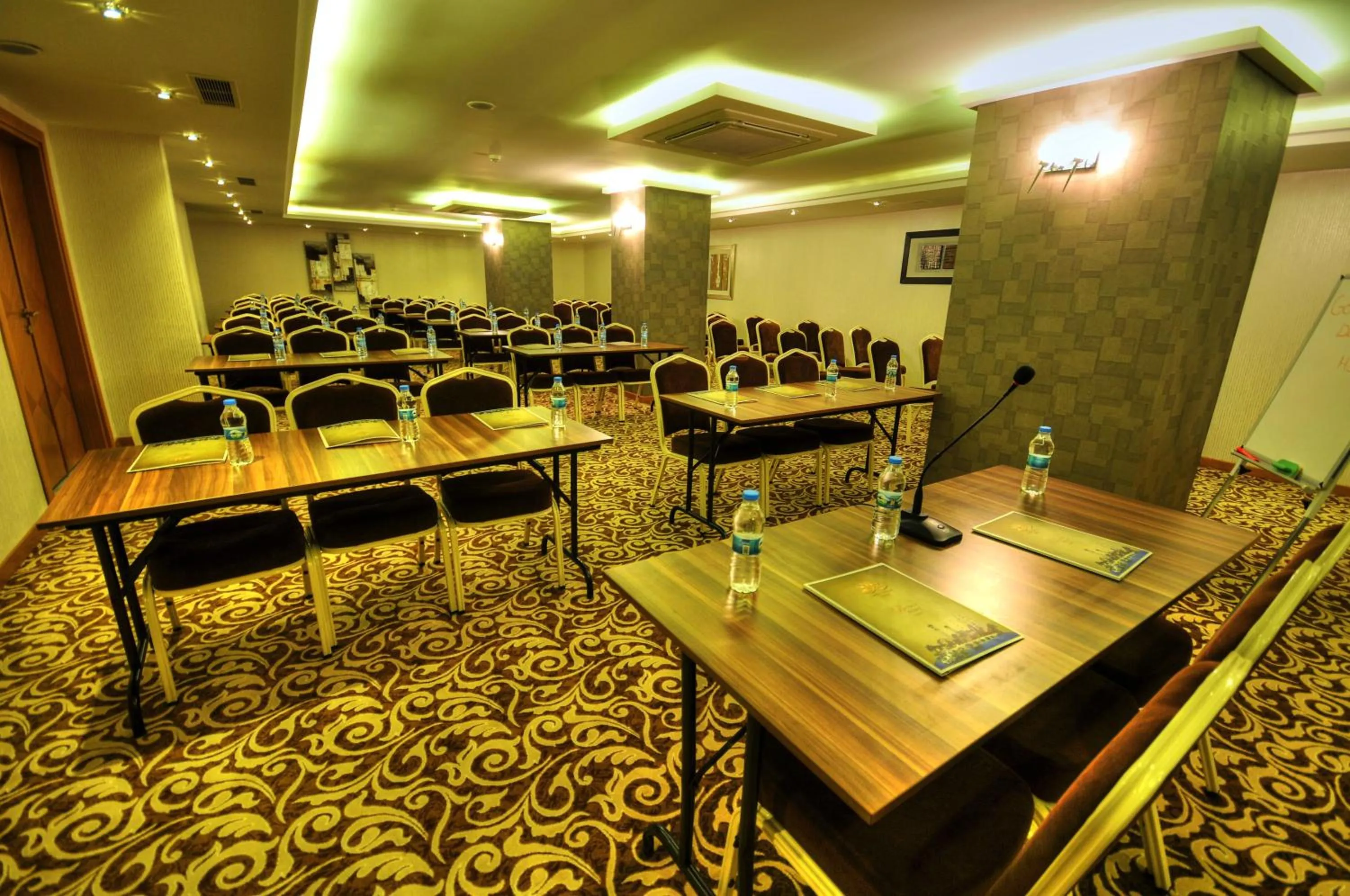 Meeting/conference room in Golden Deluxe Hotel