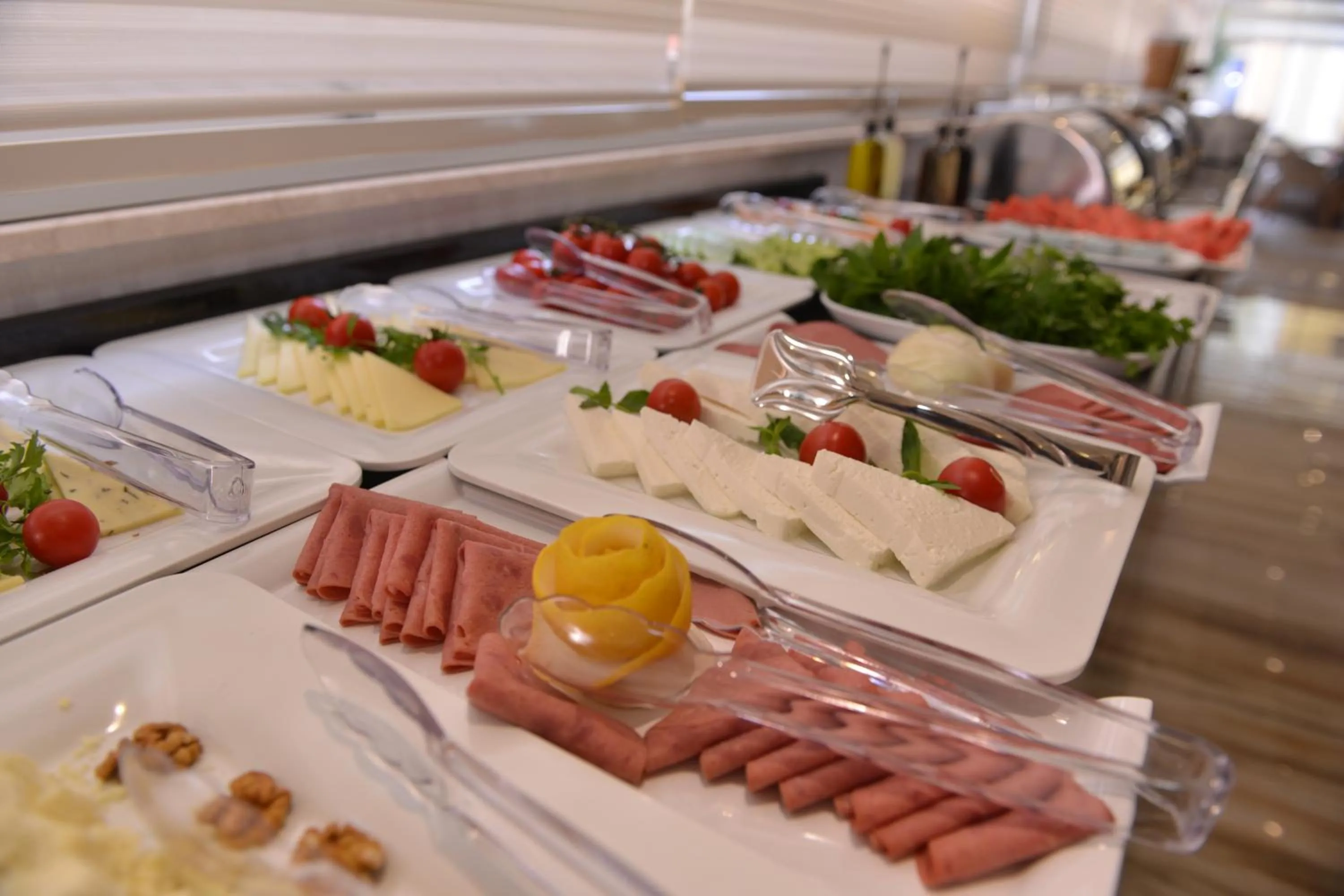 Food and drinks in Golden Deluxe Hotel