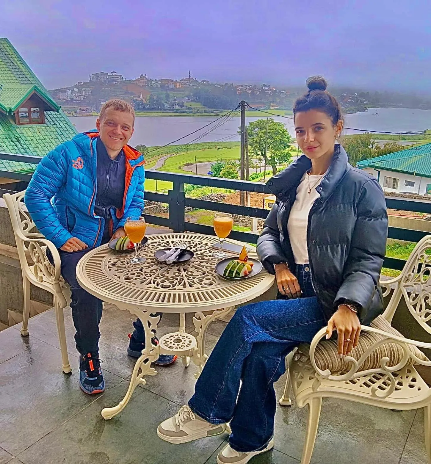 Day in Queens Lake Cabin