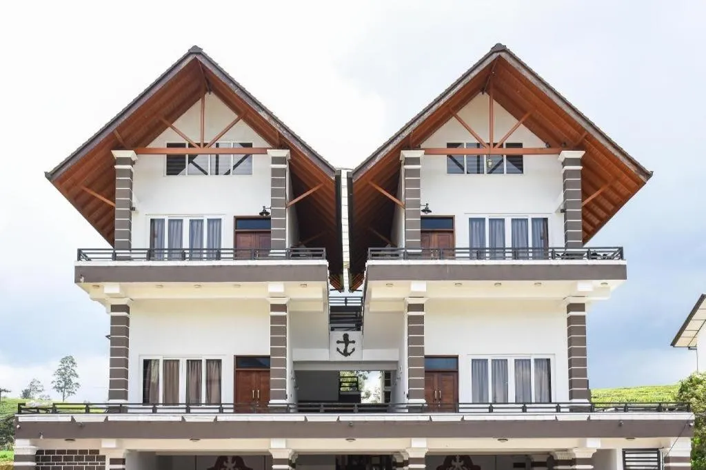 Property building in Queens Lake Cabin