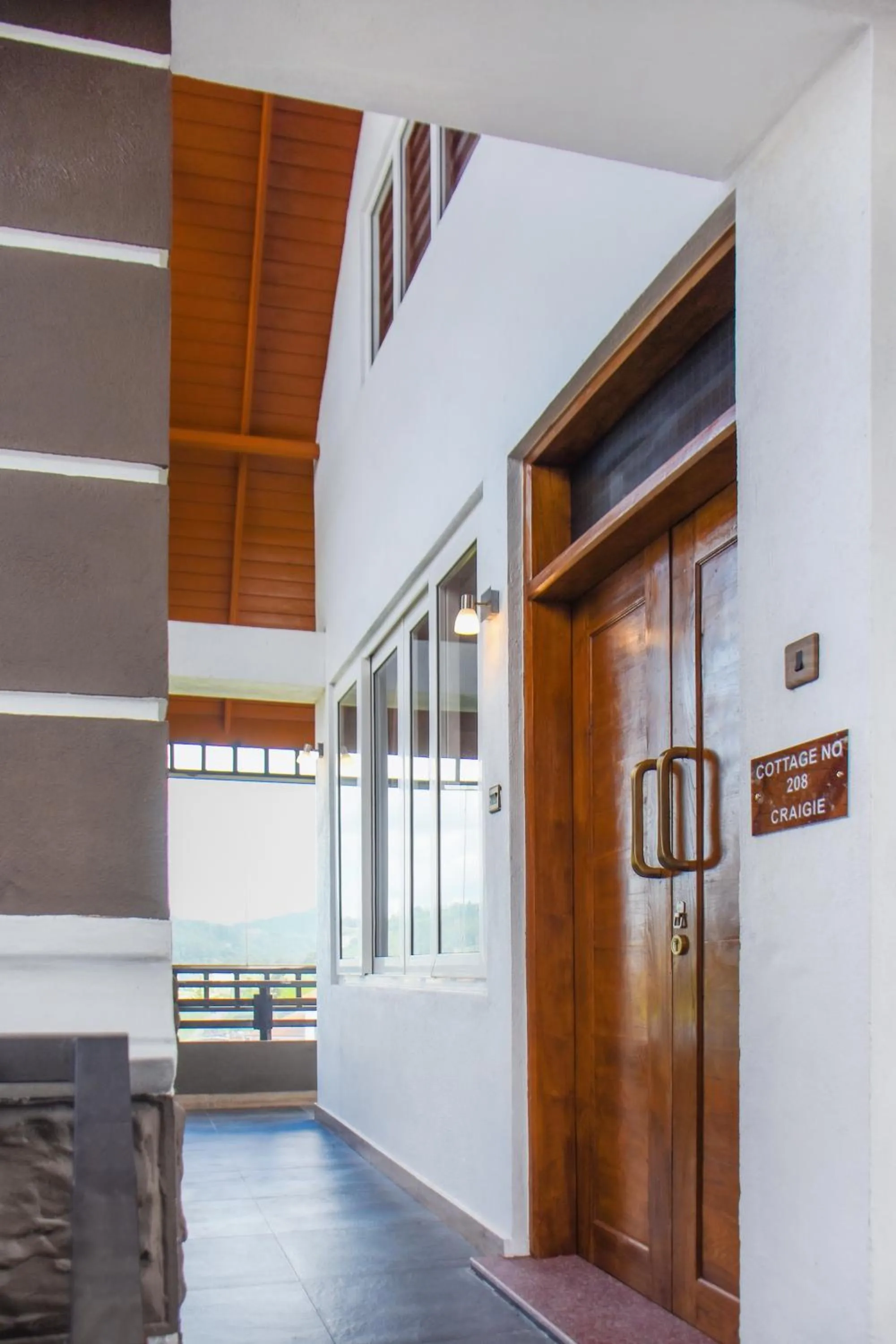 Property building in Queens Lake Cabin