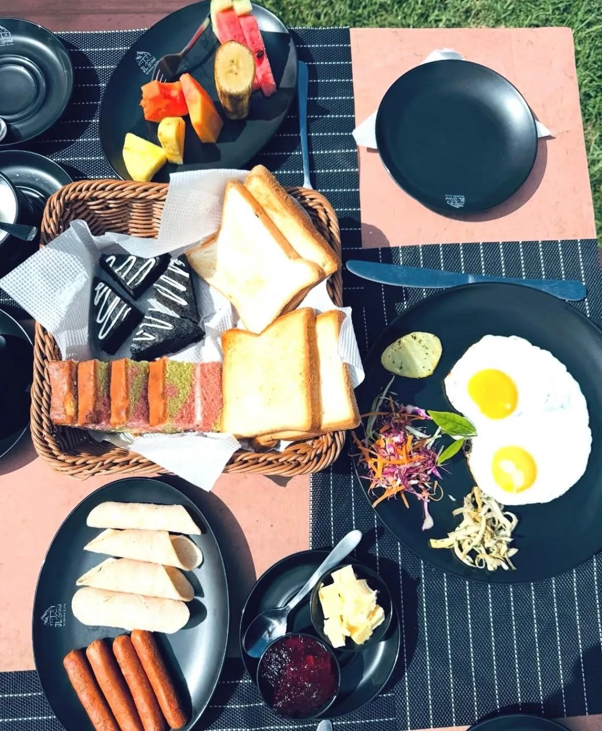 Food and drinks in Queens Lake Cabin