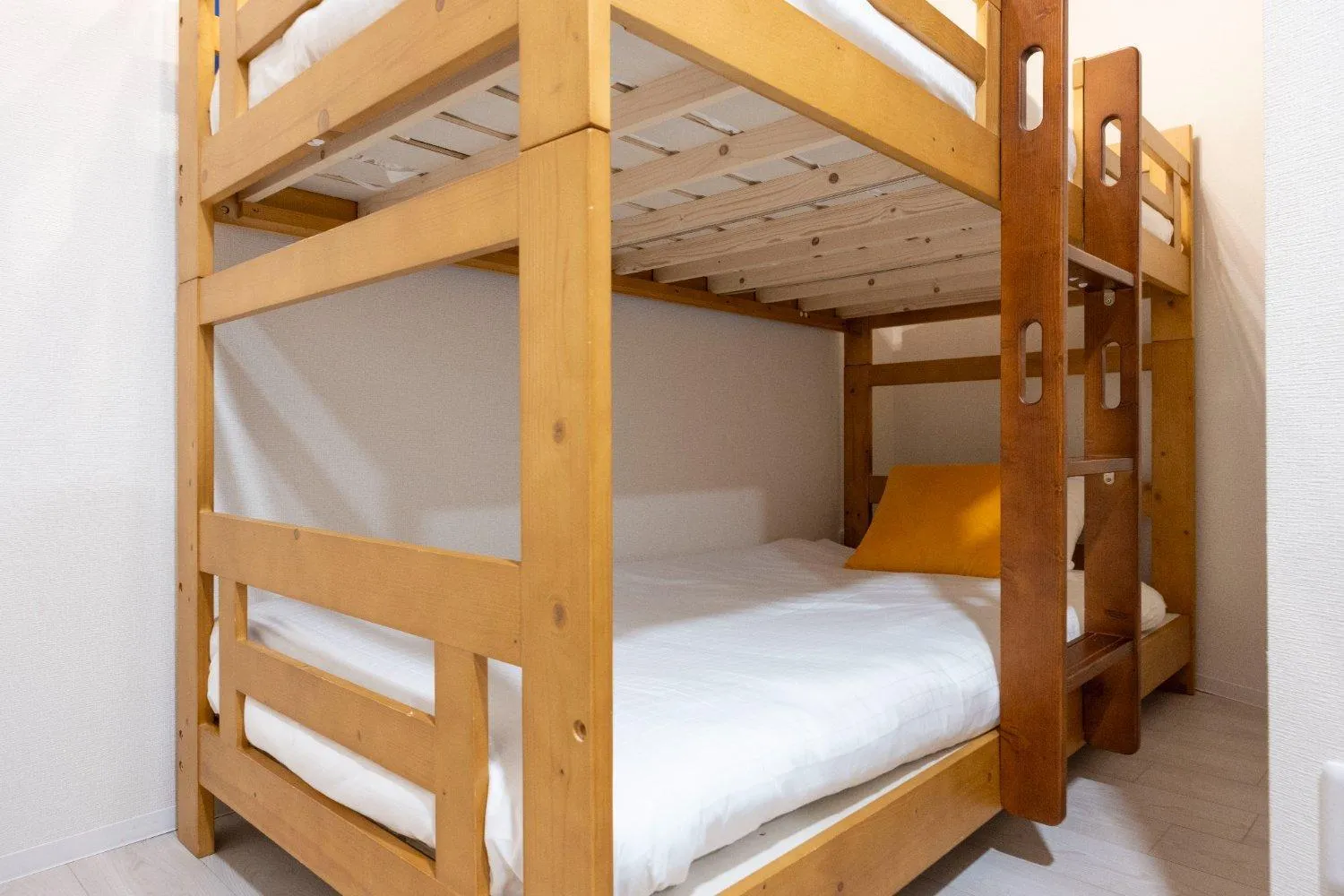 Bed in Ferio Kamata II