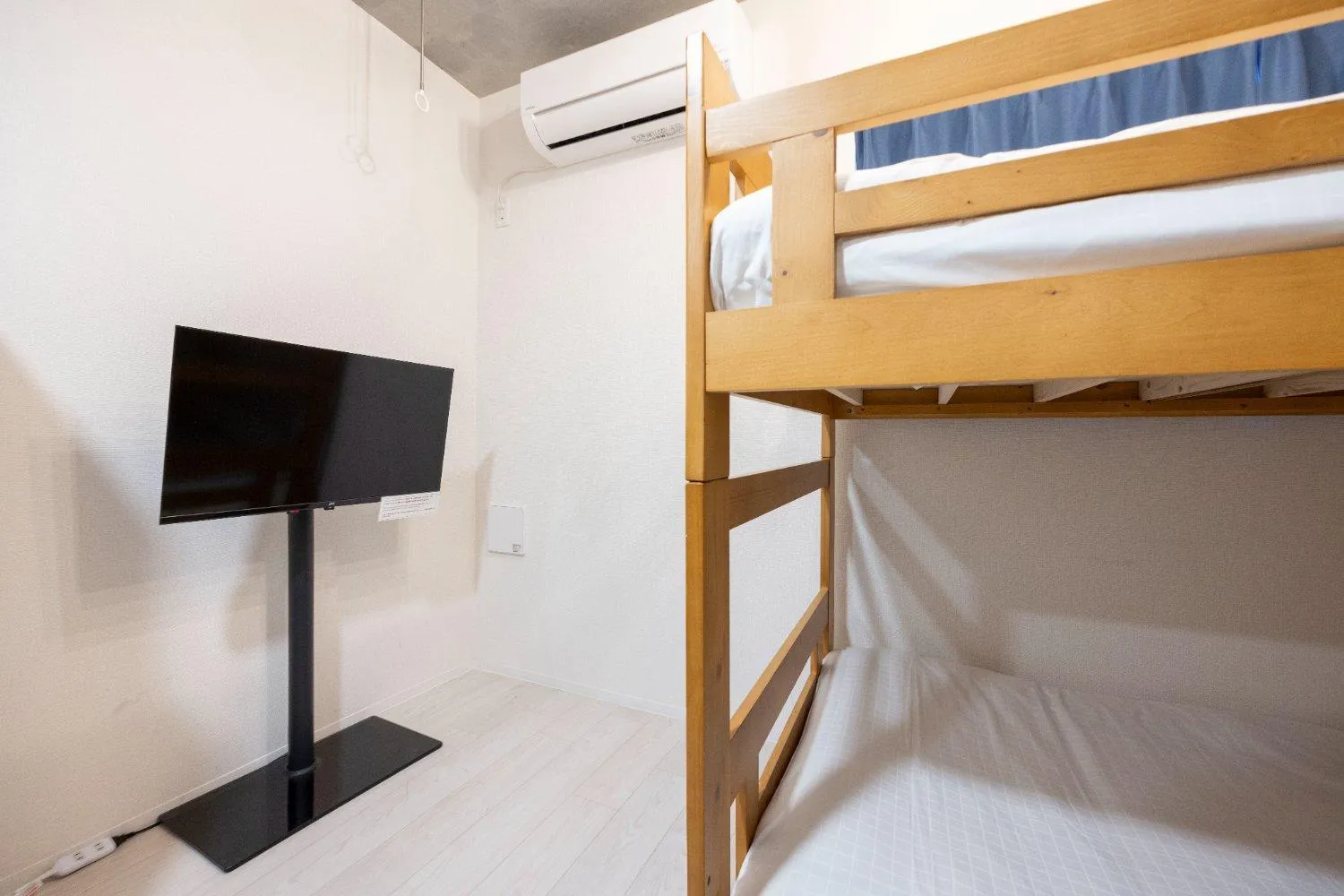 Bed in Ferio Kamata II