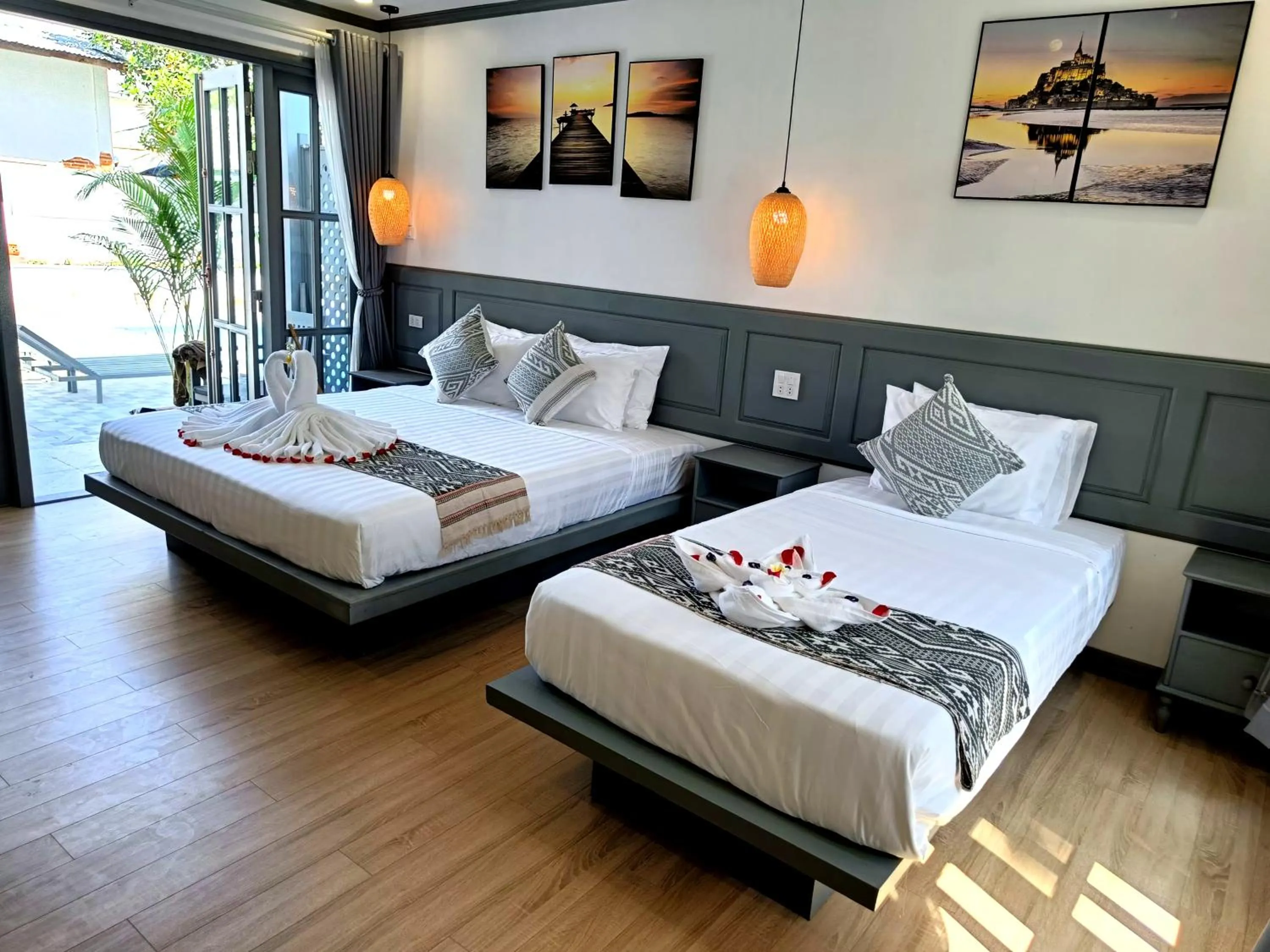 Photo of the whole room, Bed in LuangPrabang Pearl Hotel