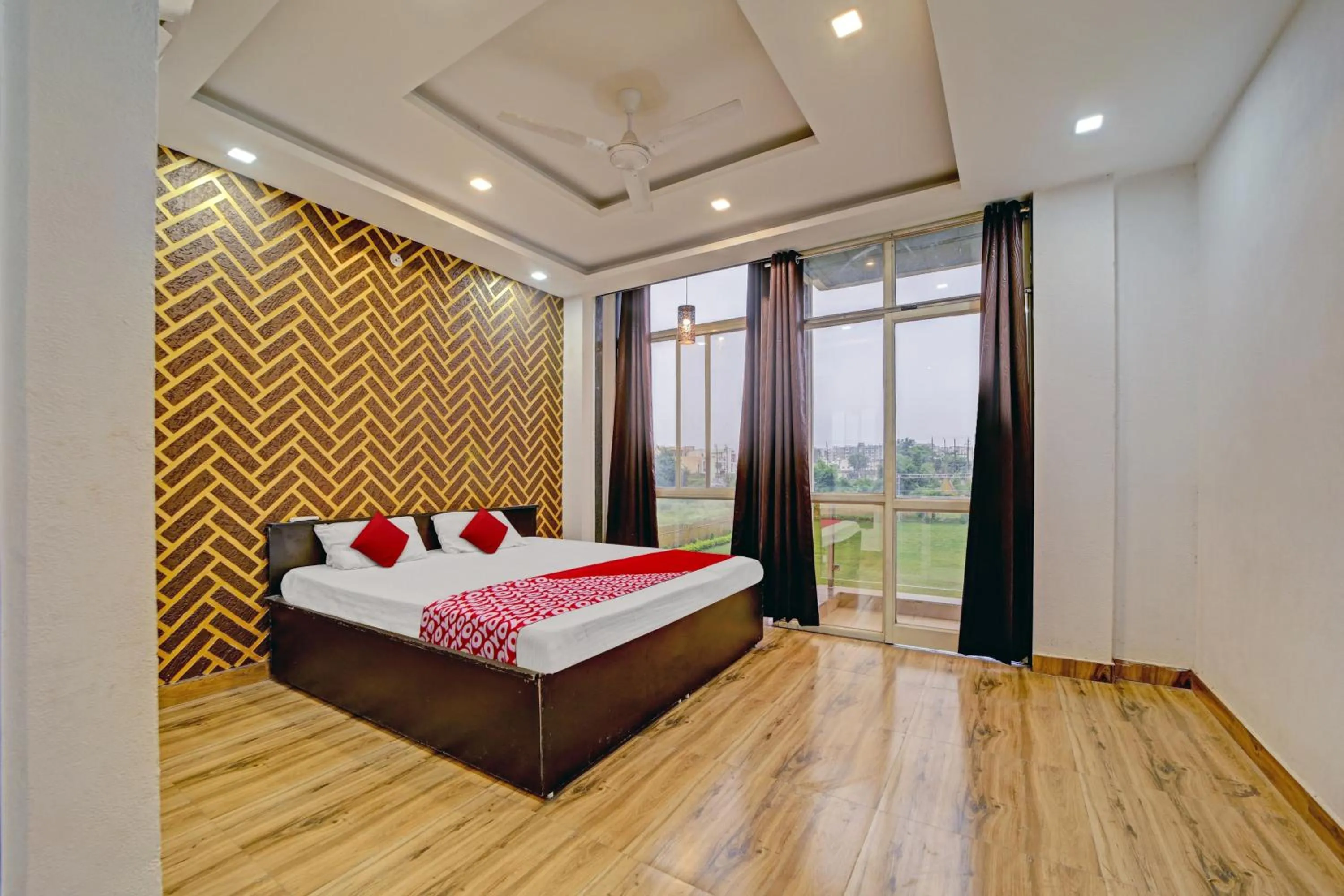 Bedroom, Bed in Super Hotel O Vachan Garden And Resort