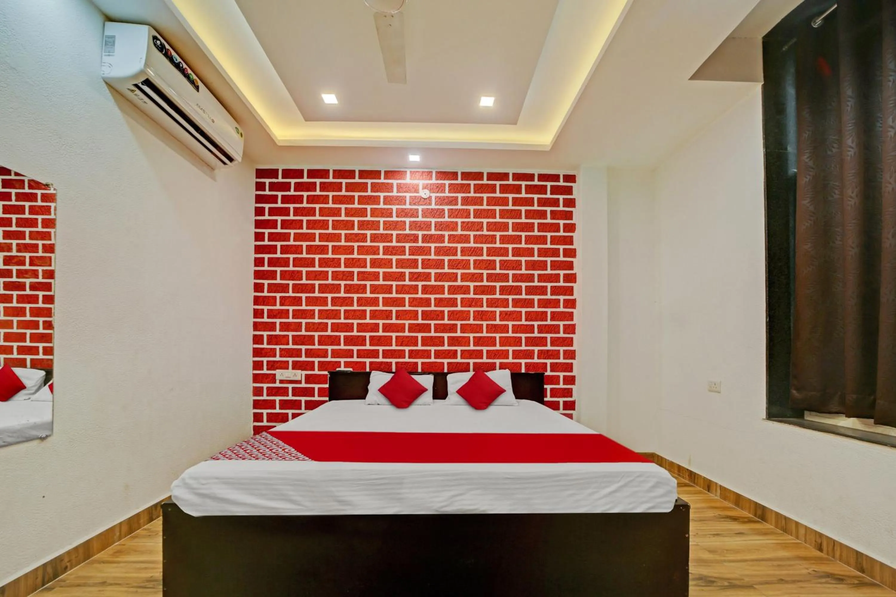 Bedroom, Bed in Super Hotel O Vachan Garden And Resort
