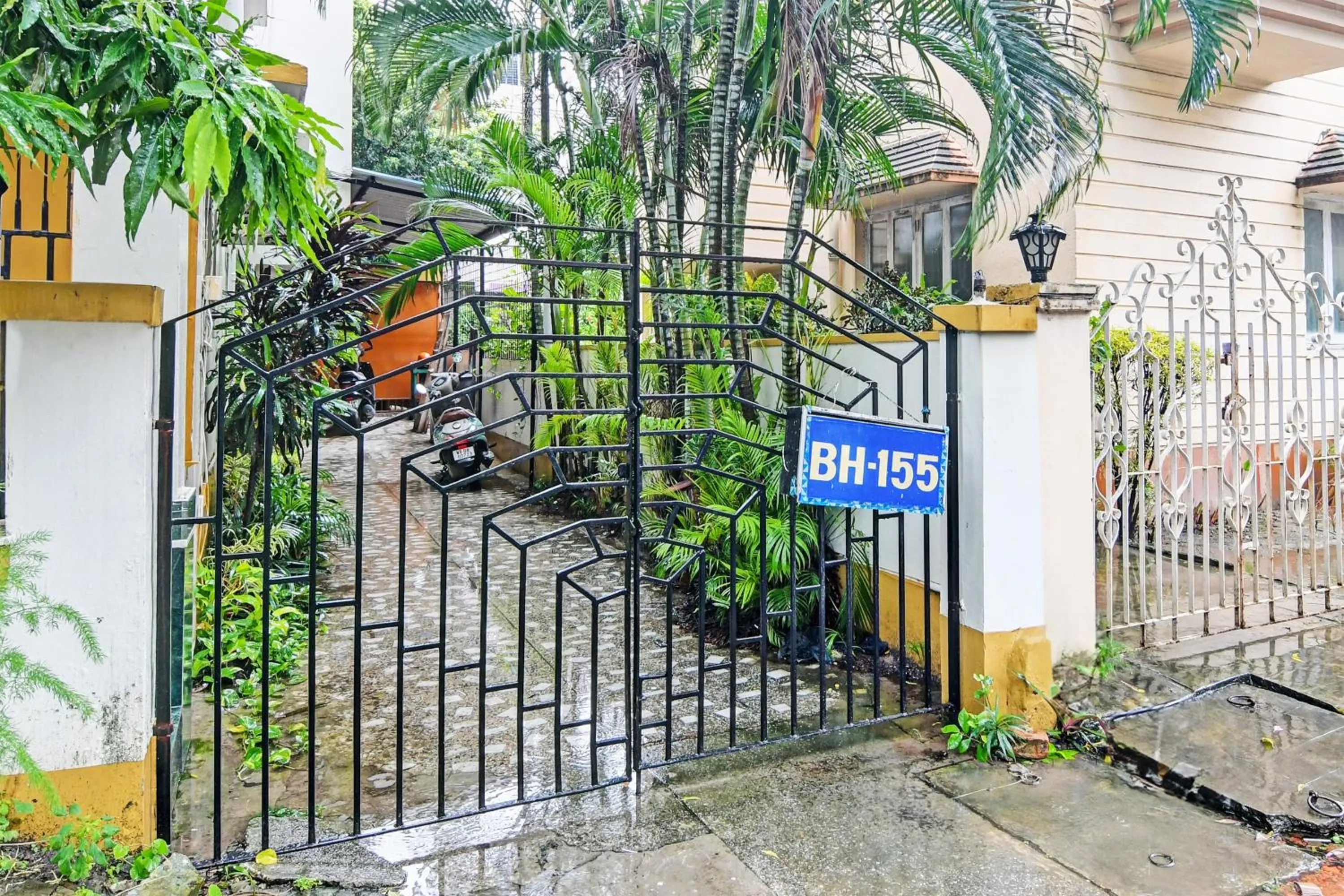 Facade/entrance in Hotel O Flagship The Image A Quality Stay