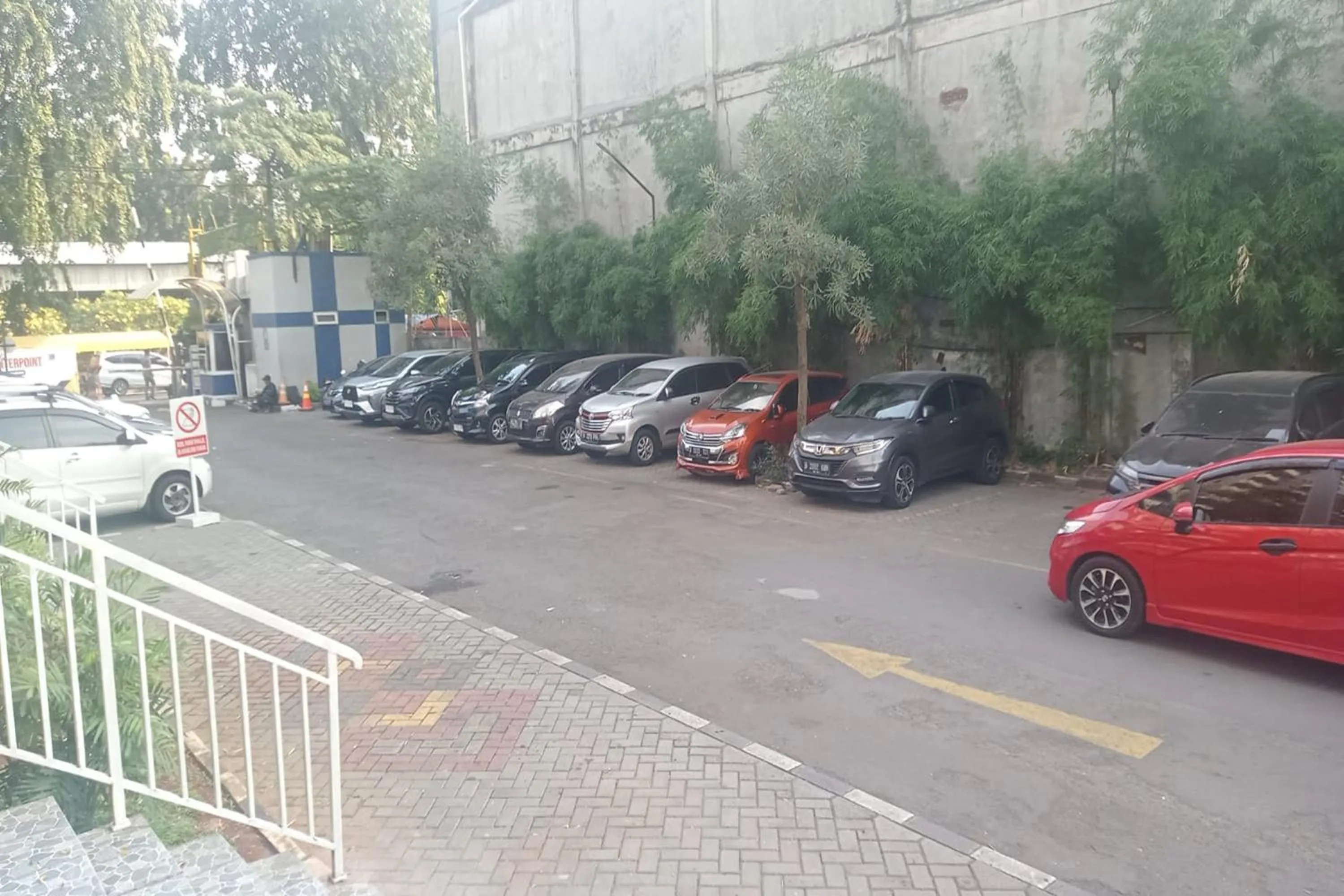 Parking in Queen Room 2 @ Grand Center Point Apartment