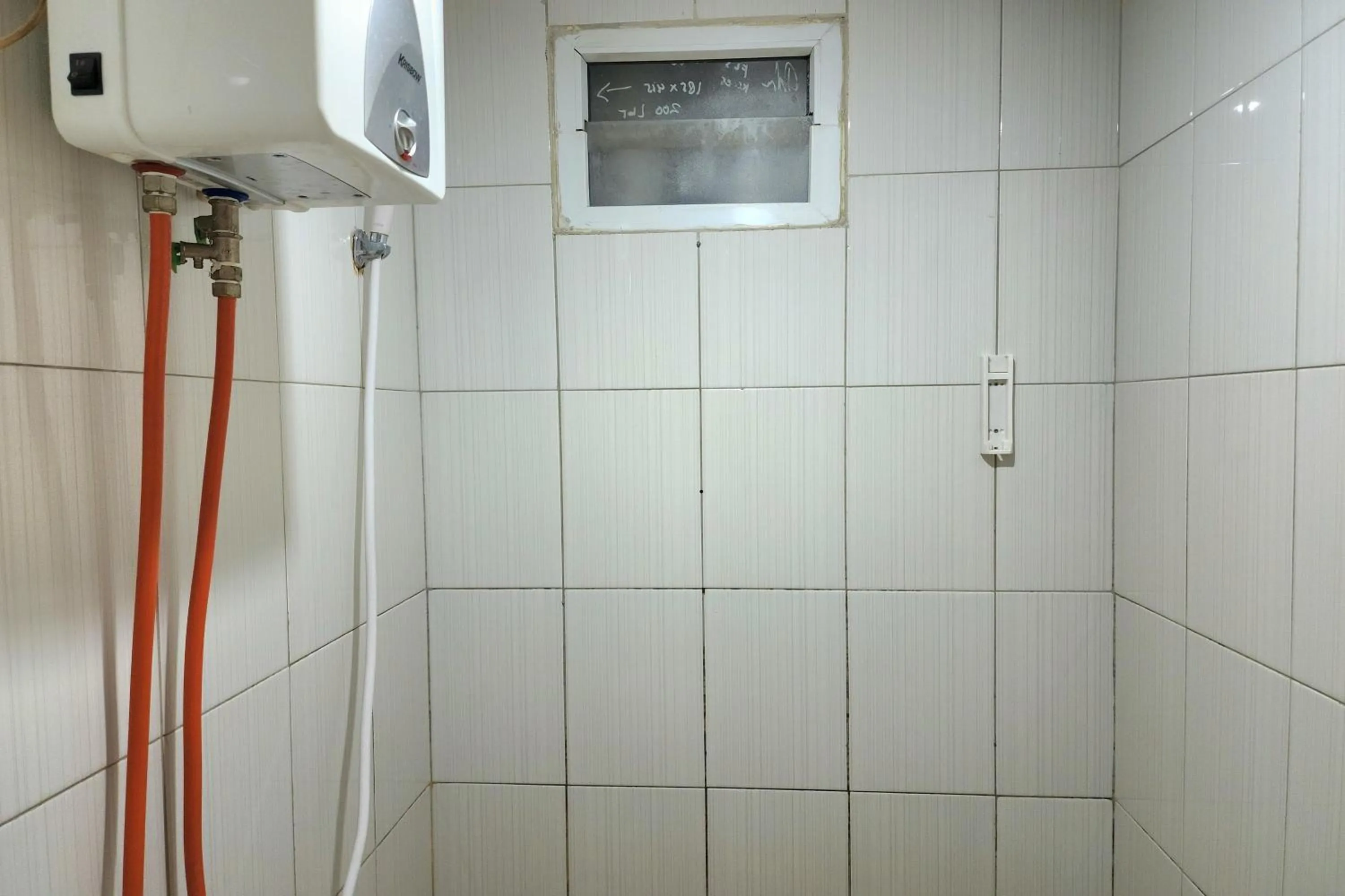 Shower in Queen Room 2 @ Grand Center Point Apartment