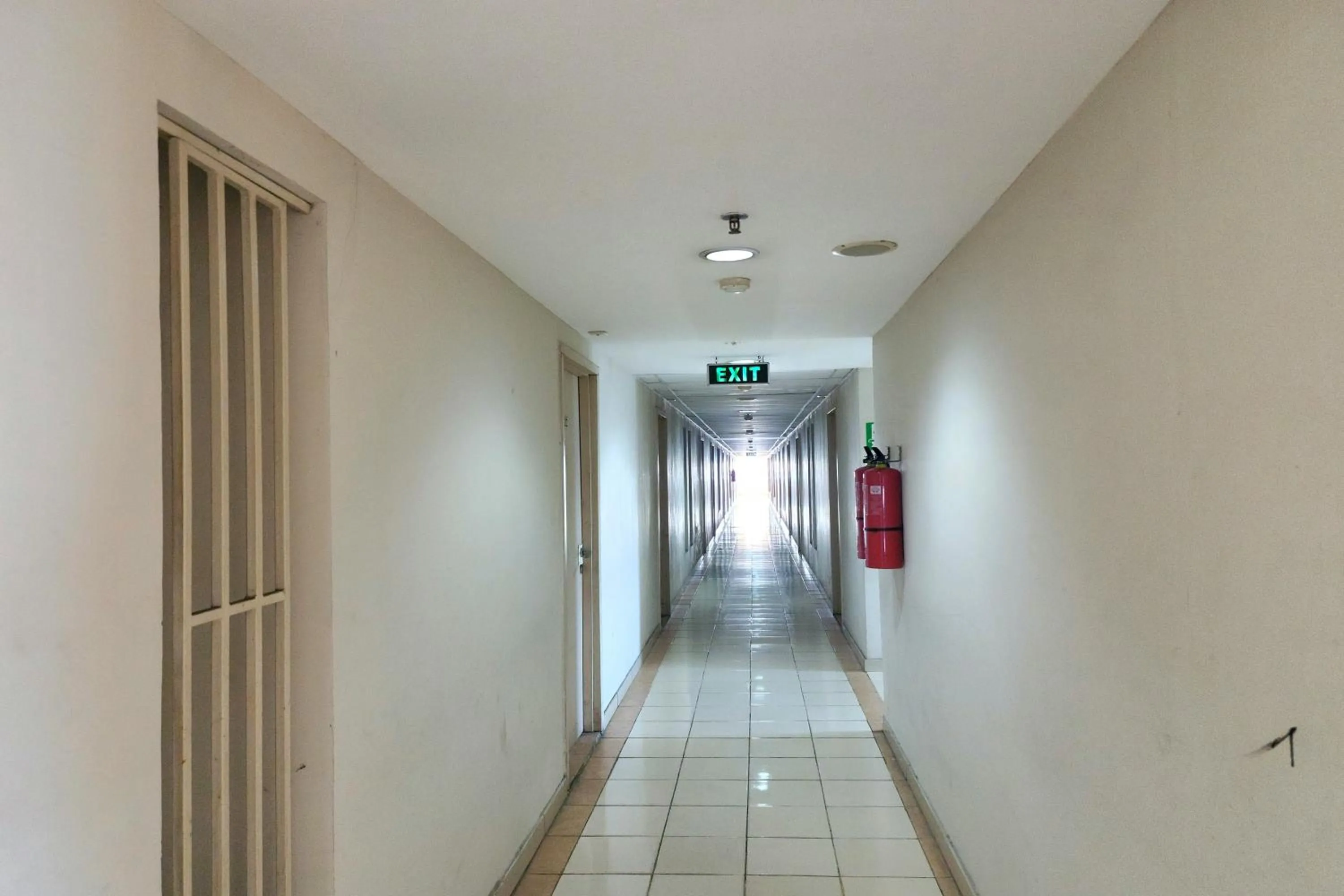 Decorative detail in Queen Room 2 @ Grand Center Point Apartment