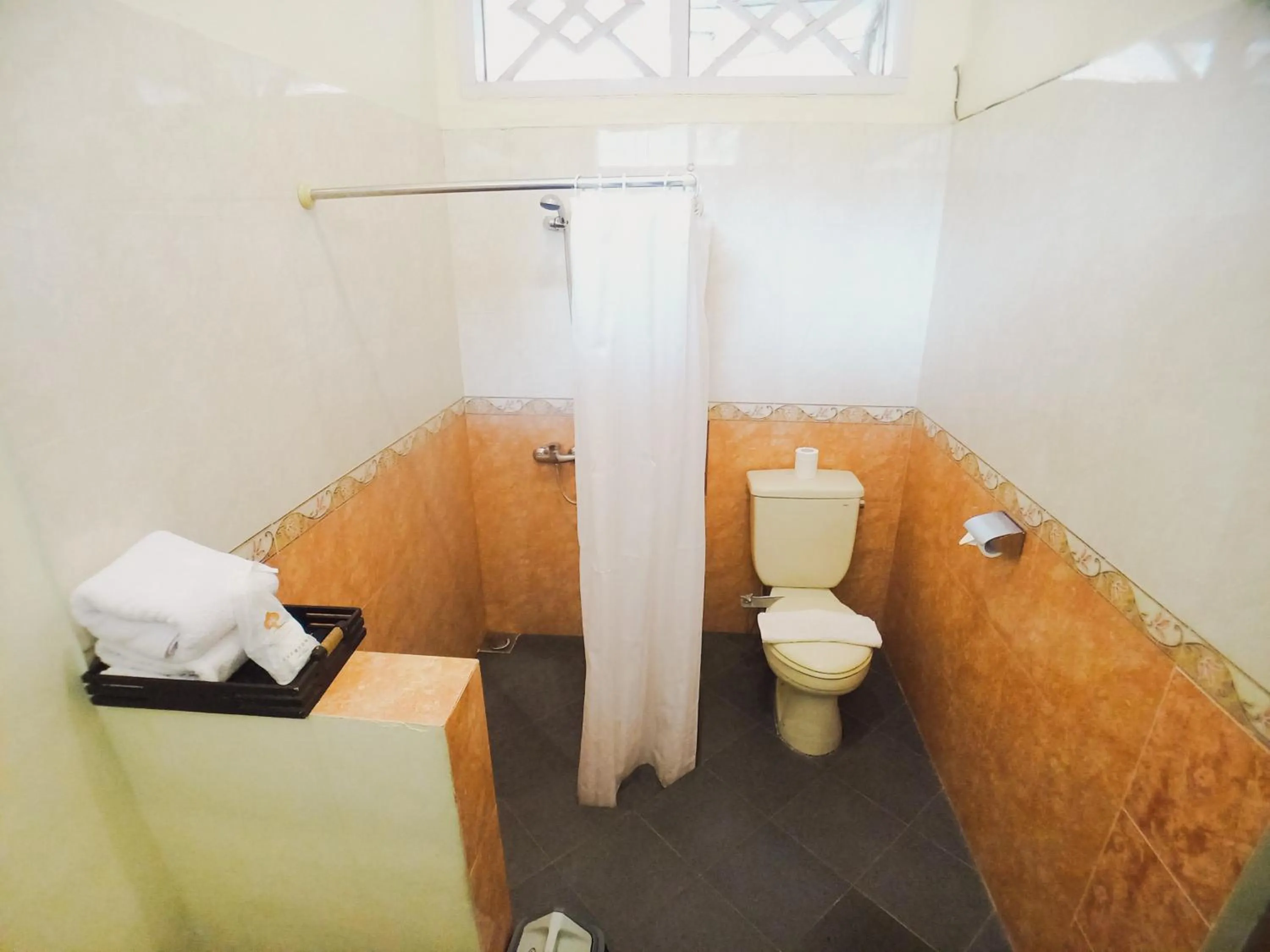 Toilet in Margo Utomo Hill View Resort