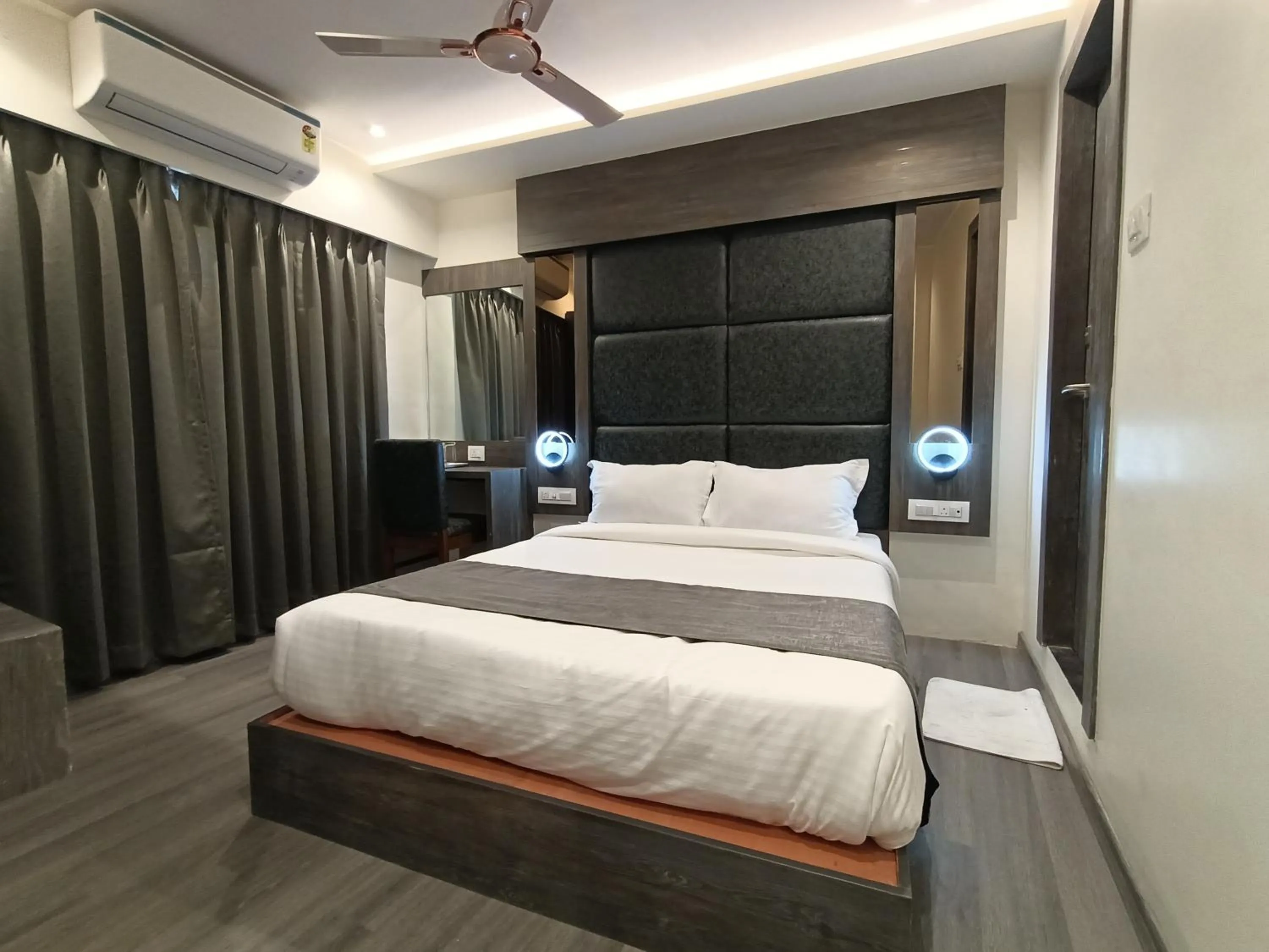 Bed in Hotel Classio Andheri - Near DN Nagar Metro Station